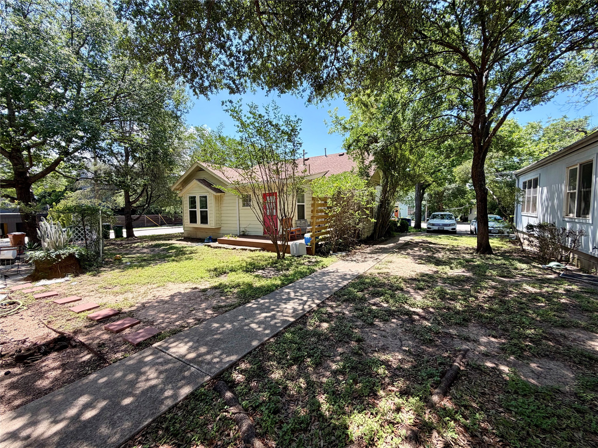 main property photo 11