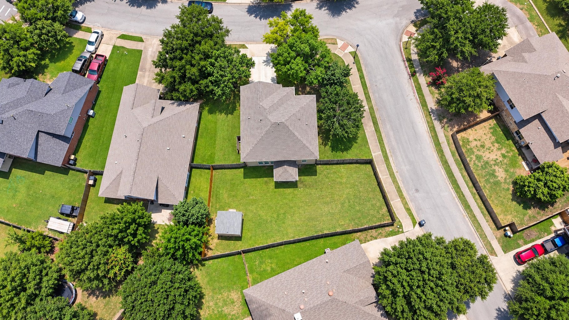 main property photo 32