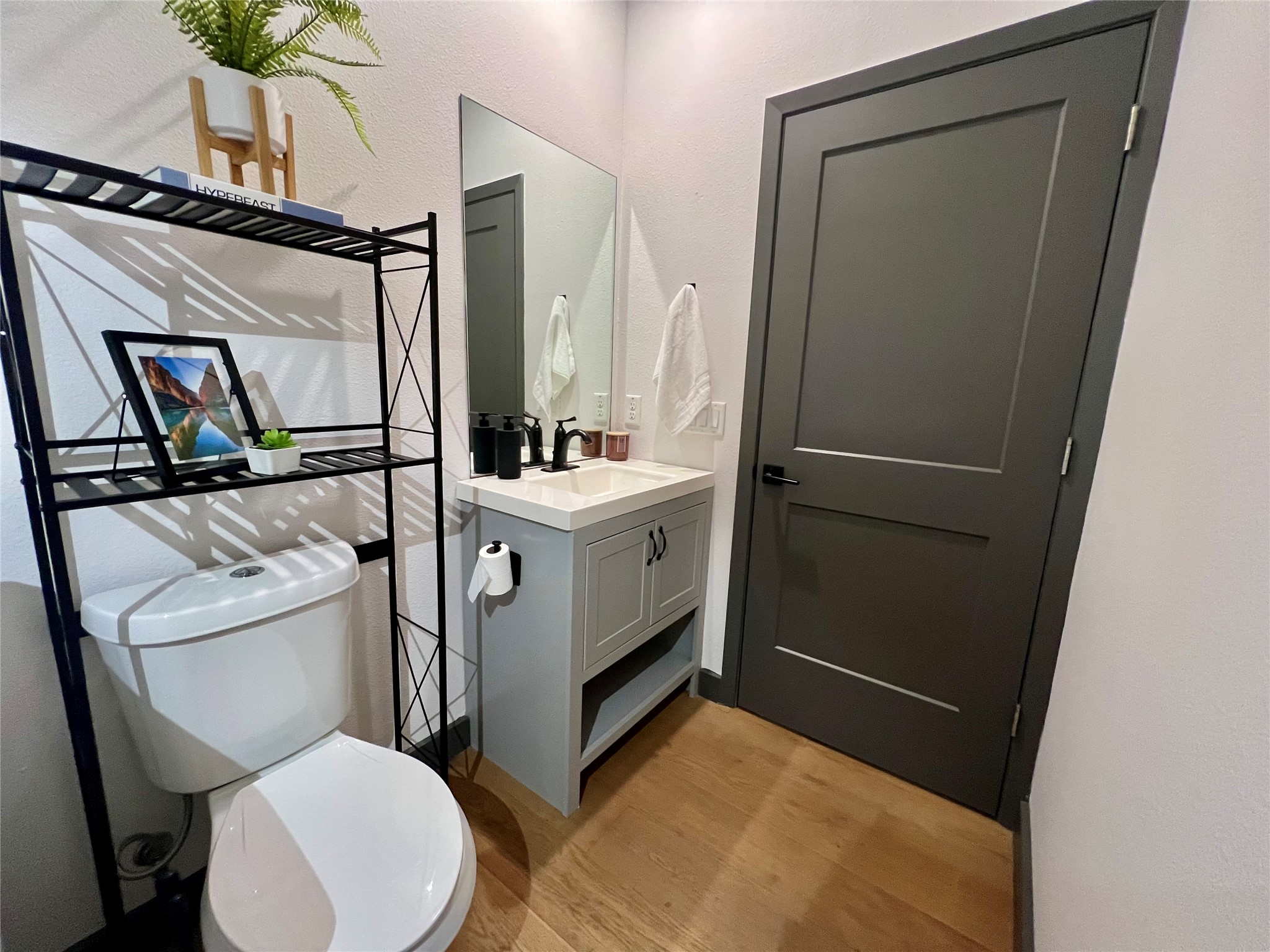 main property photo 18