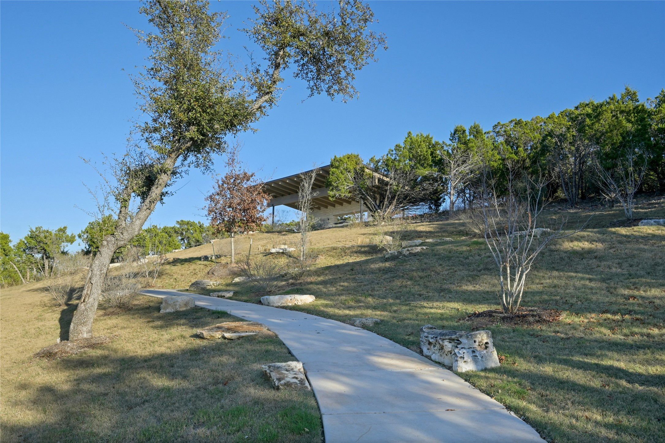 main property photo 10