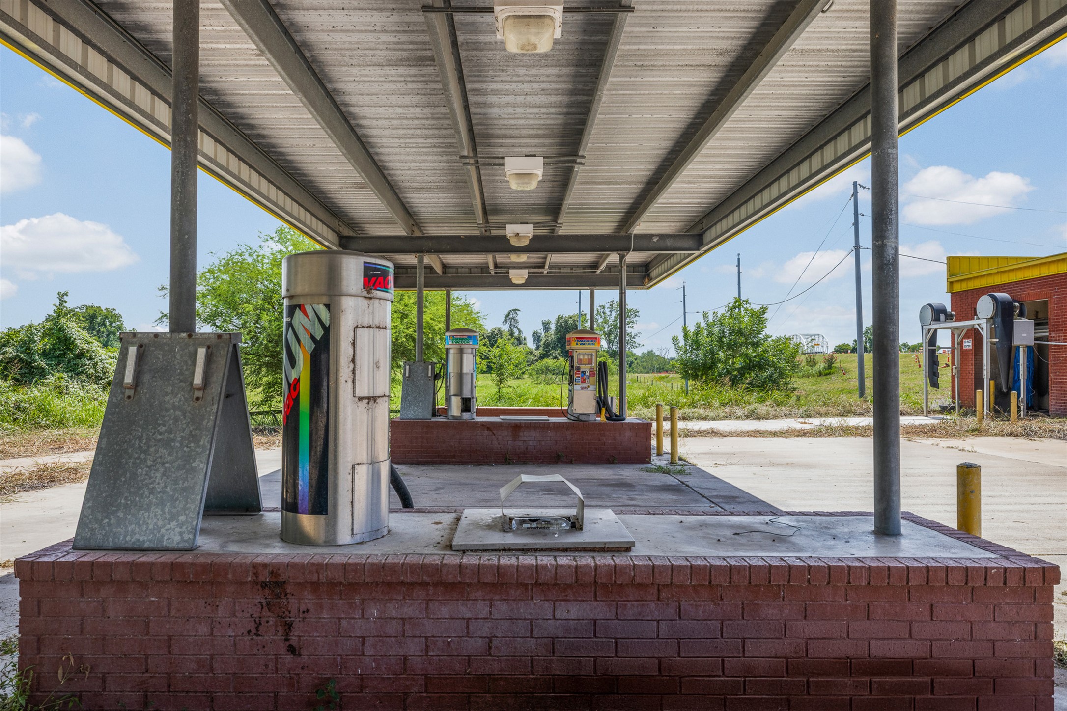 main property photo 11