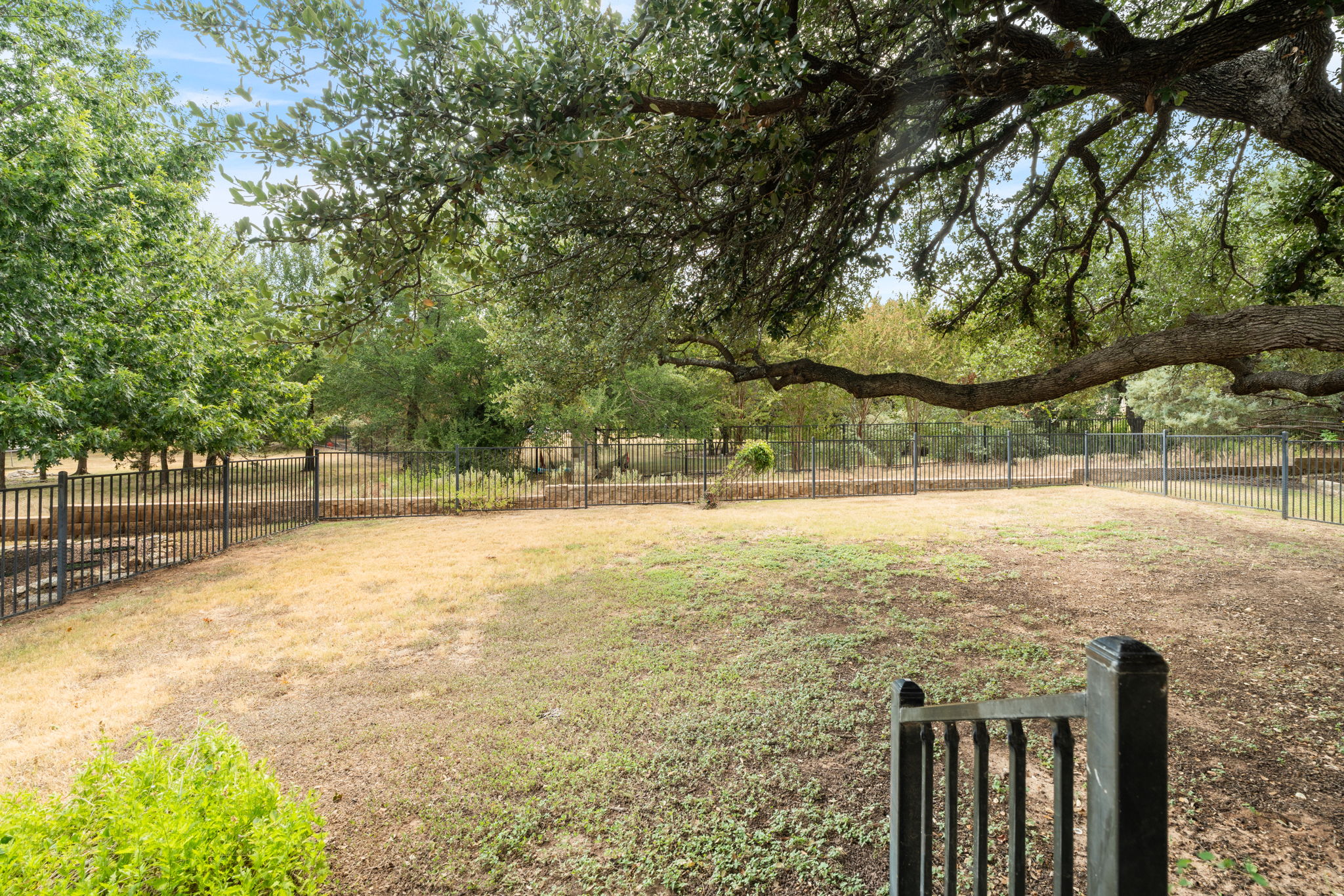 main property photo 31