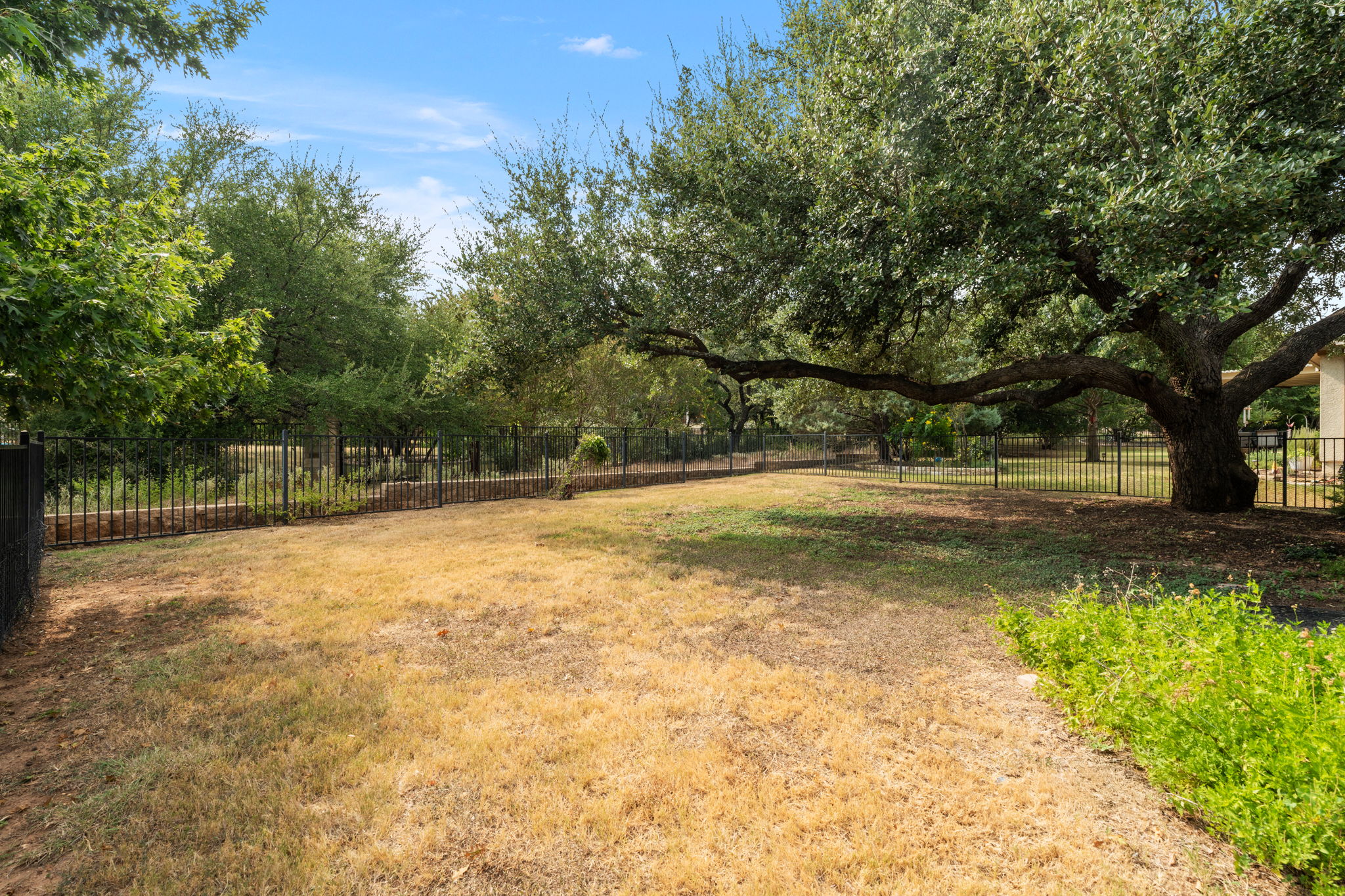 main property photo 32