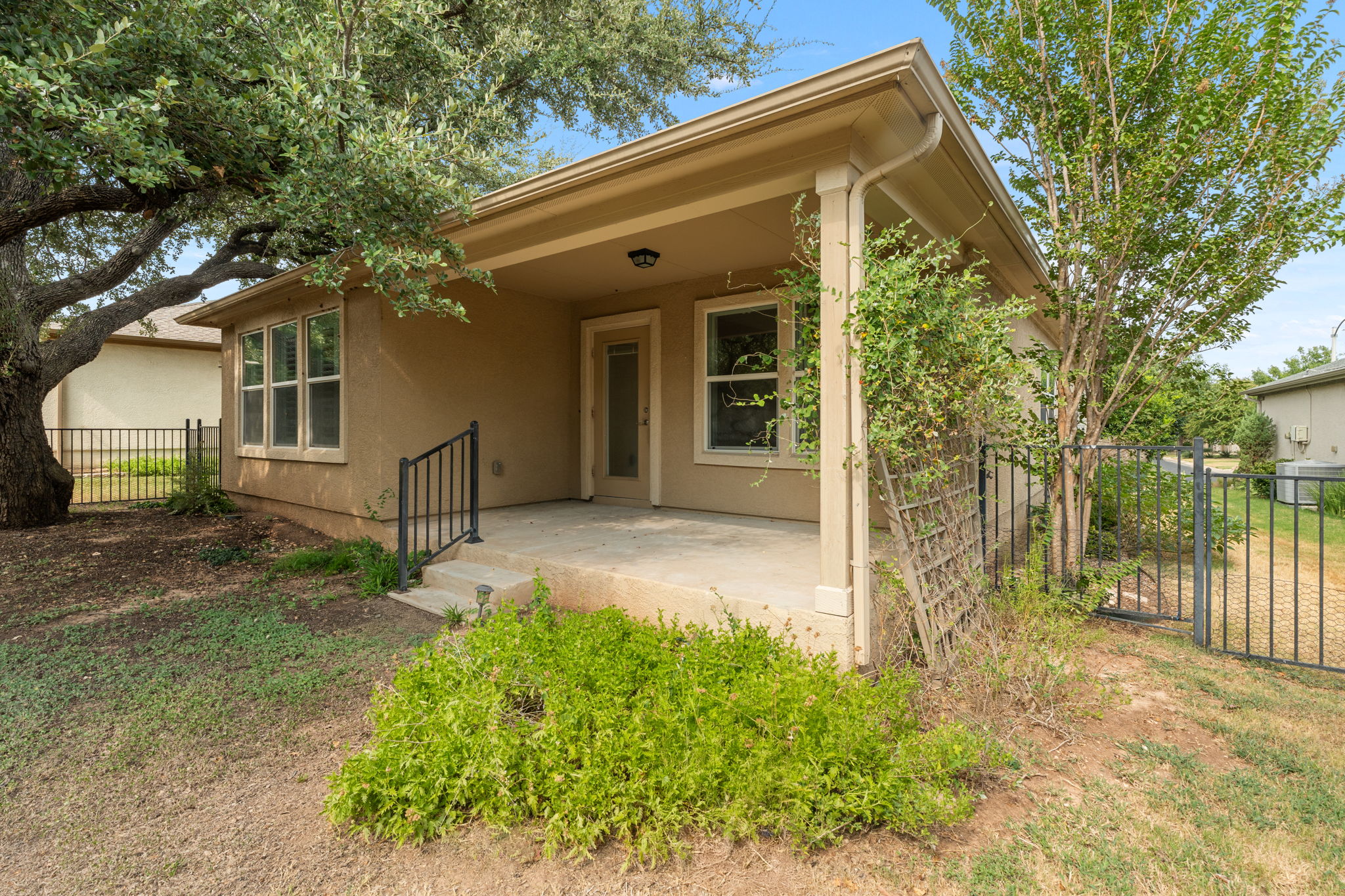 main property photo 33