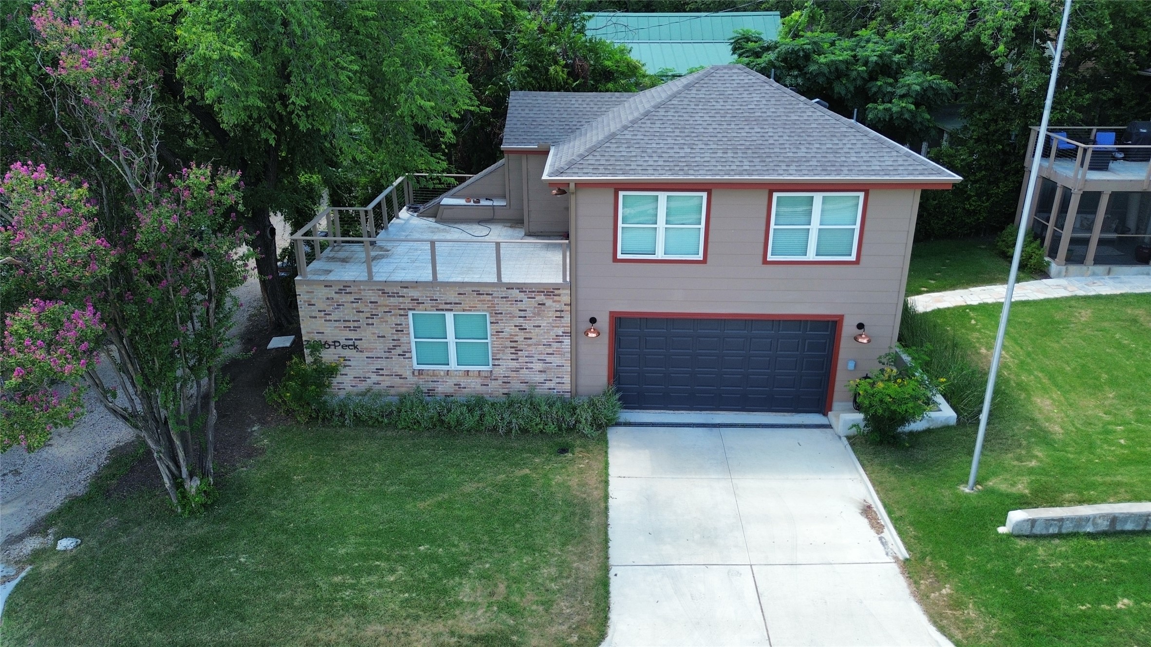 main property photo 17