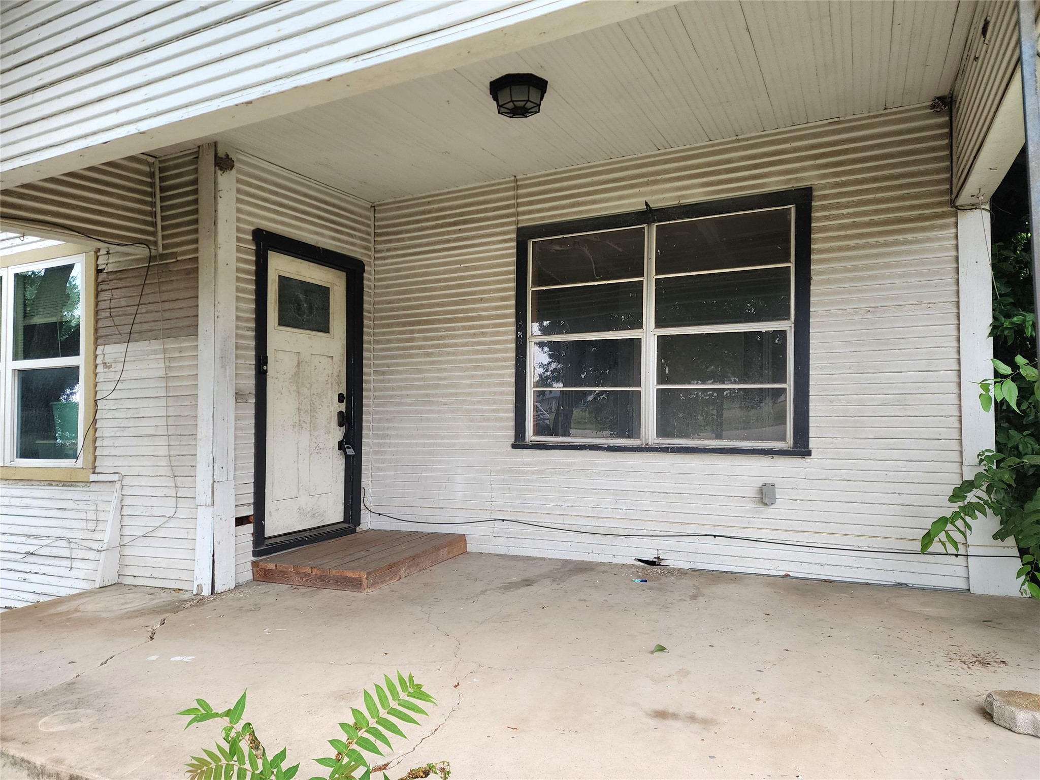 main property photo 5