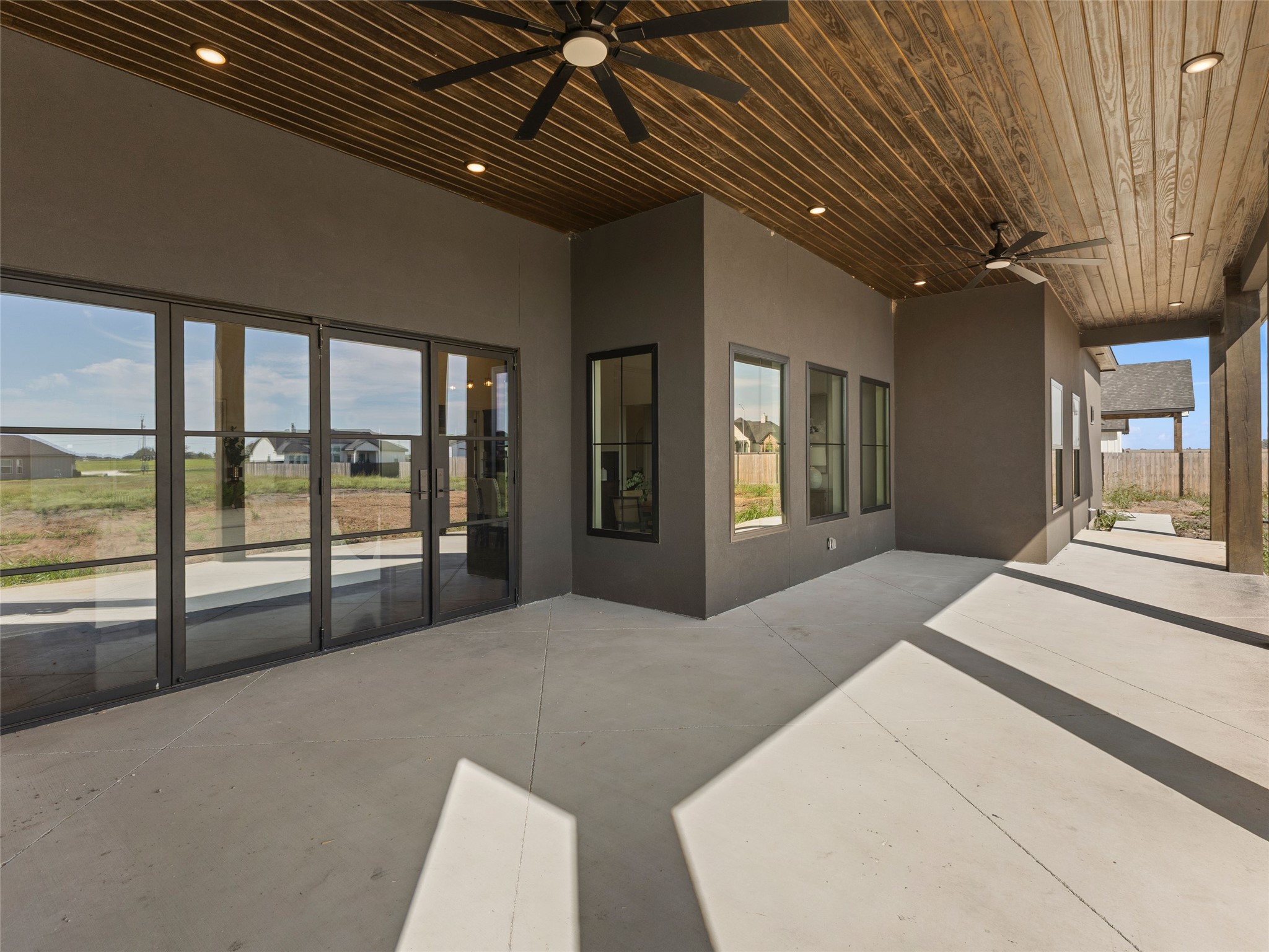 main property photo 38