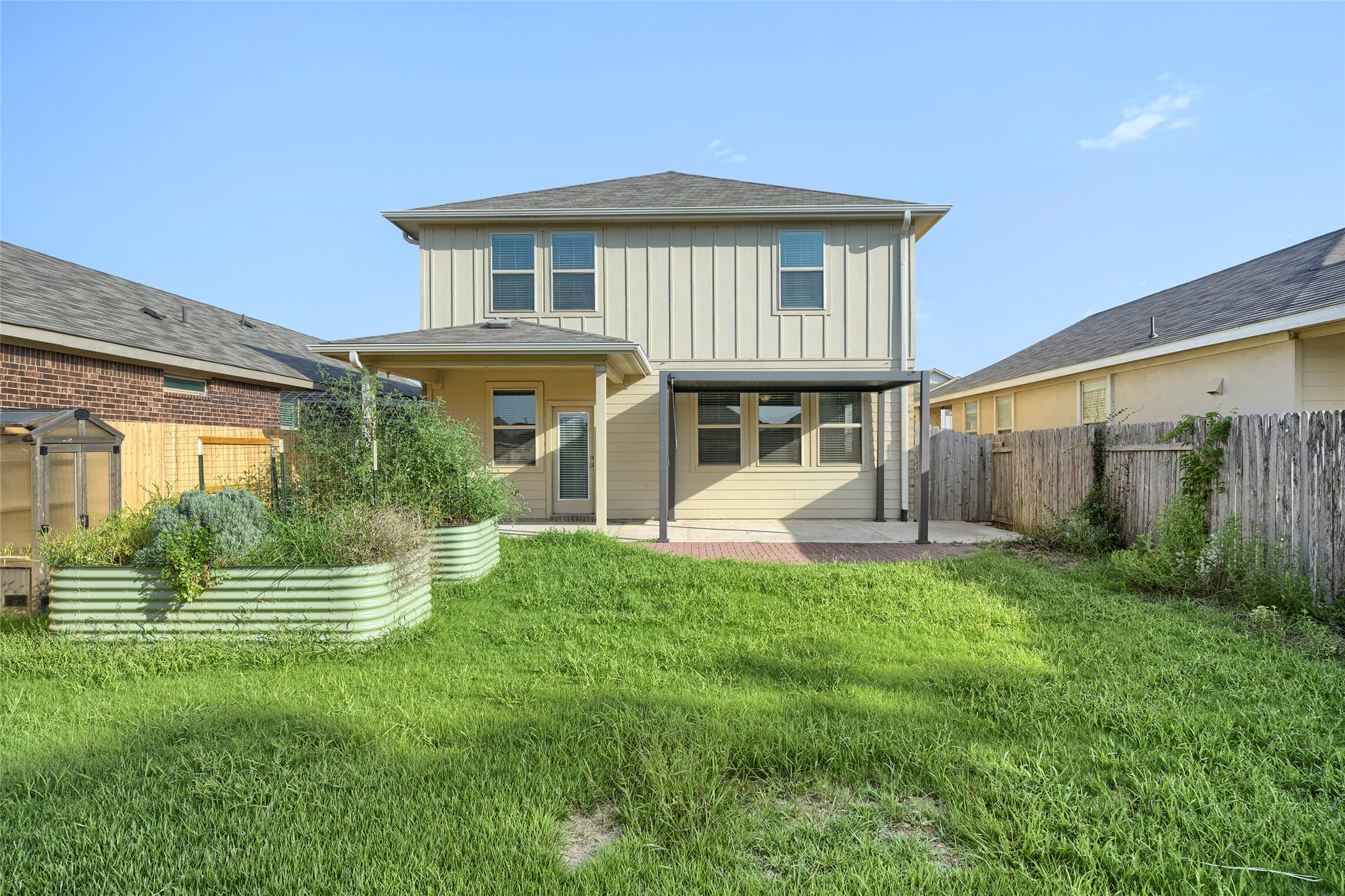 main property photo 24