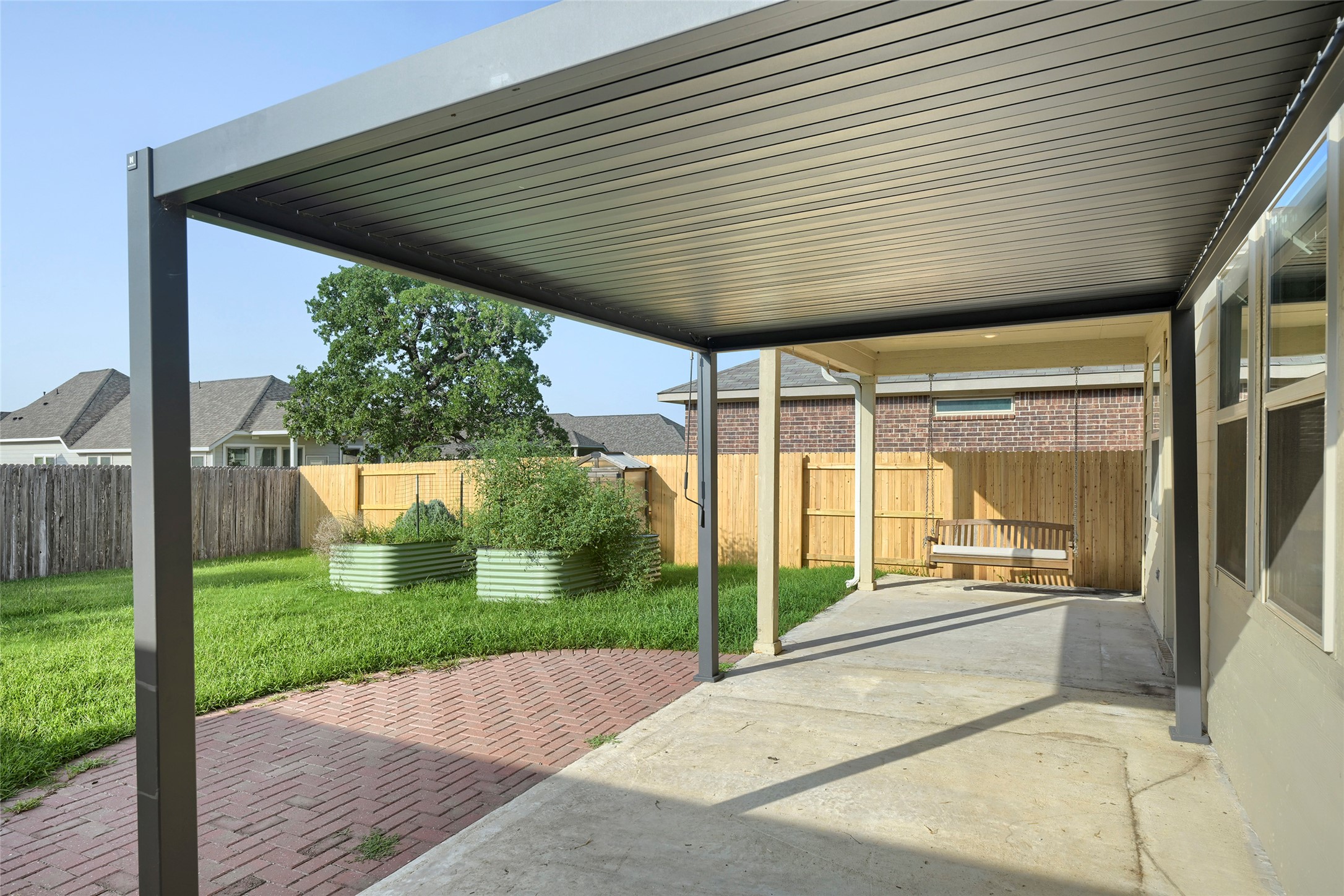 main property photo 25