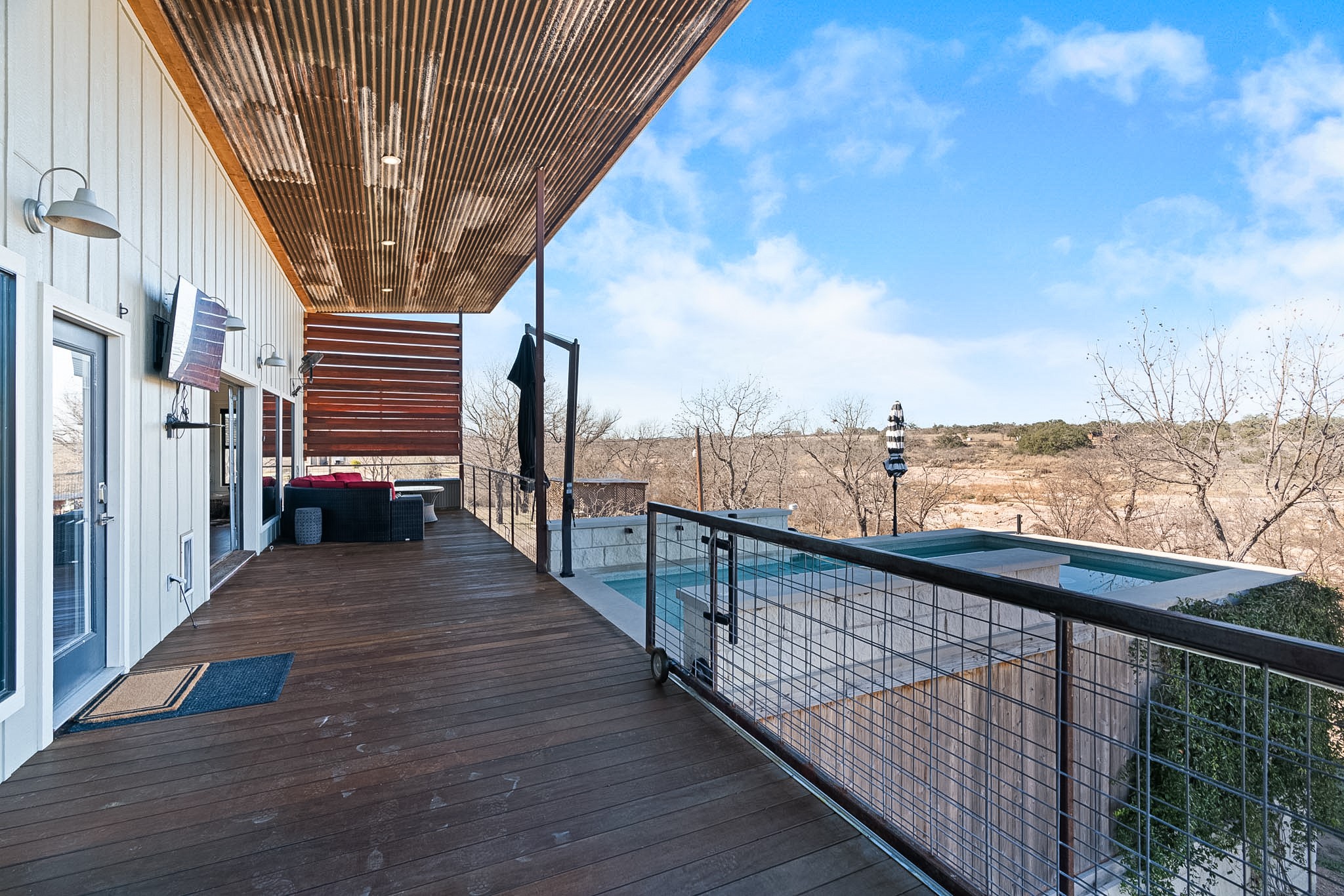 main property photo 27