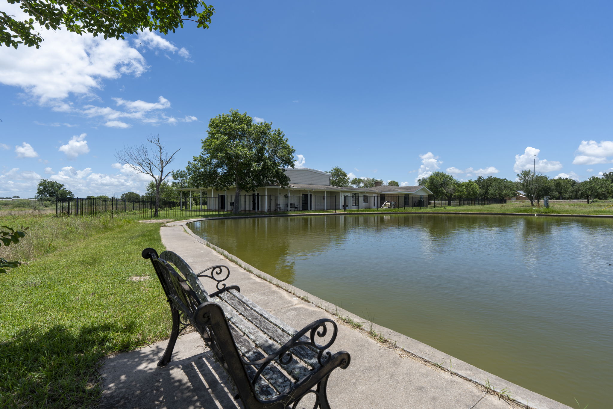 main property photo 3