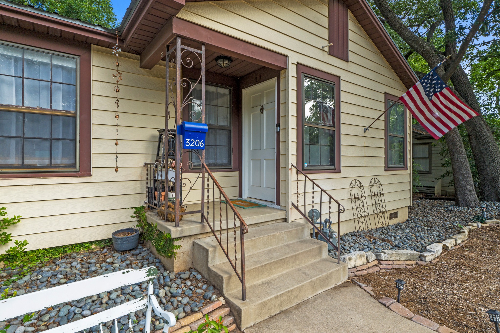 main property photo 4