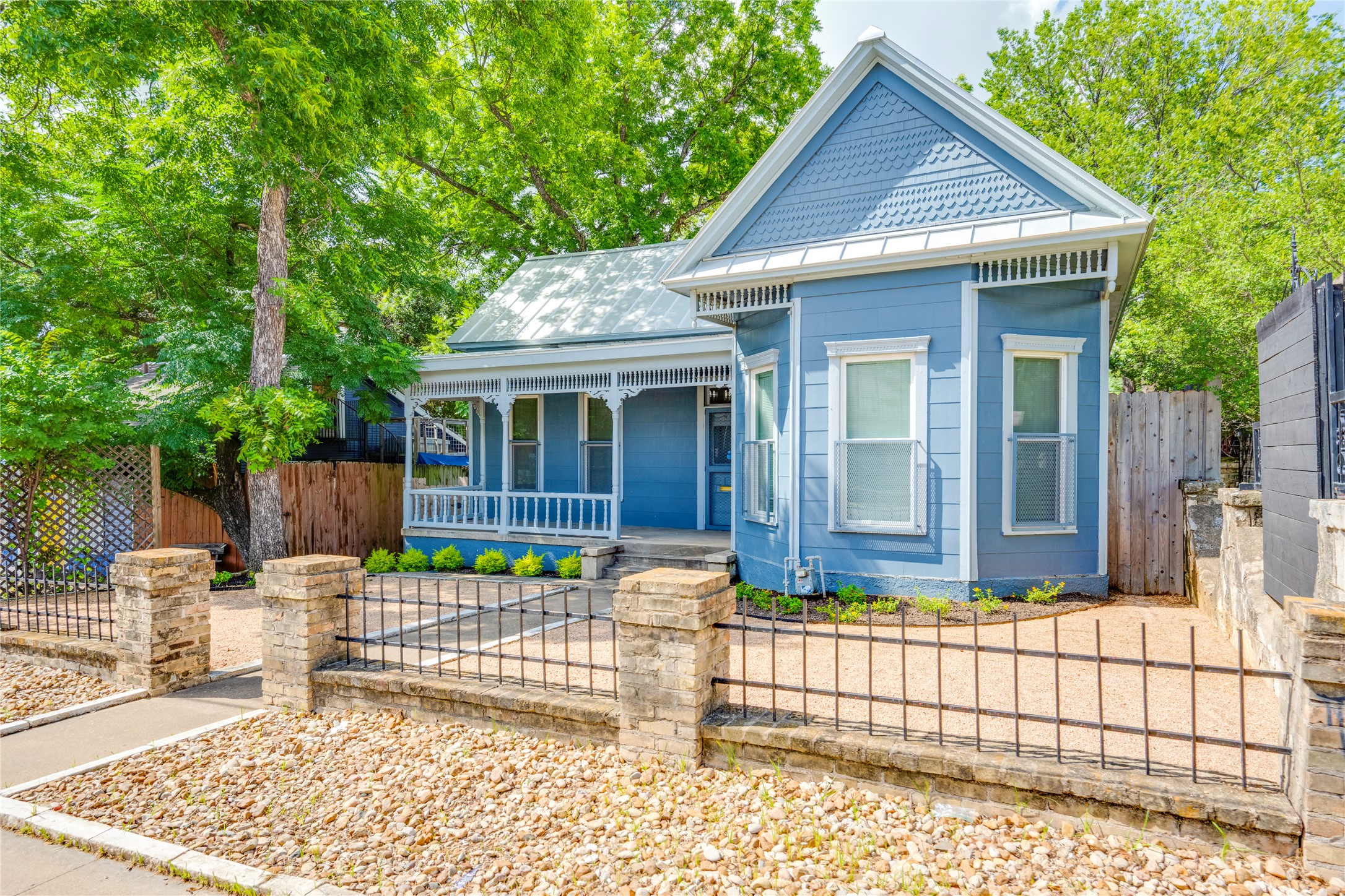 main property photo 11