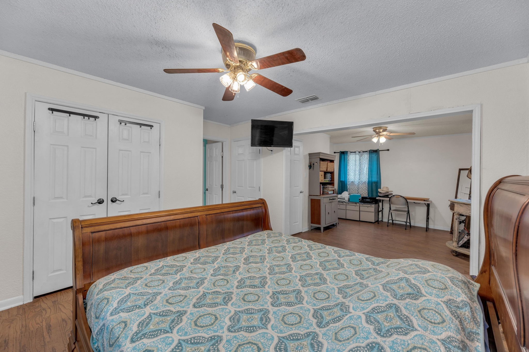 main property photo 23
