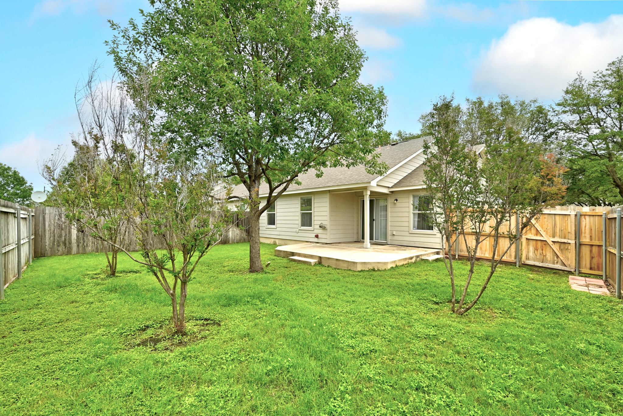 main property photo 23