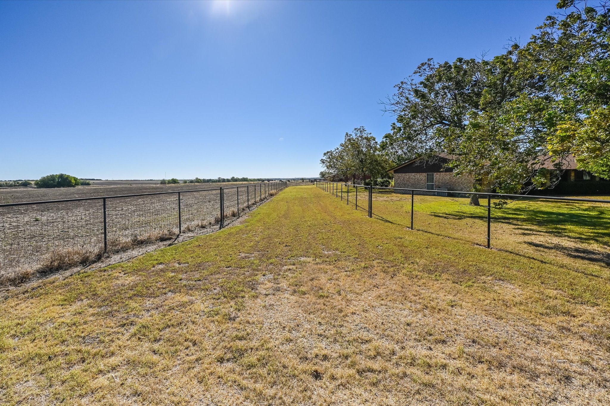 main property photo 13