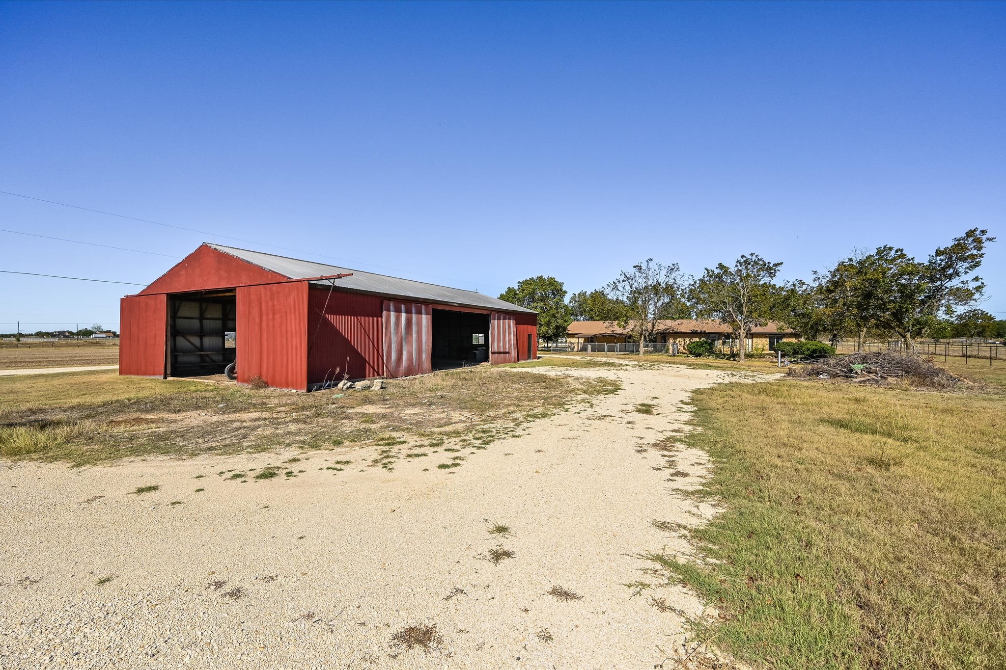 main property photo 17