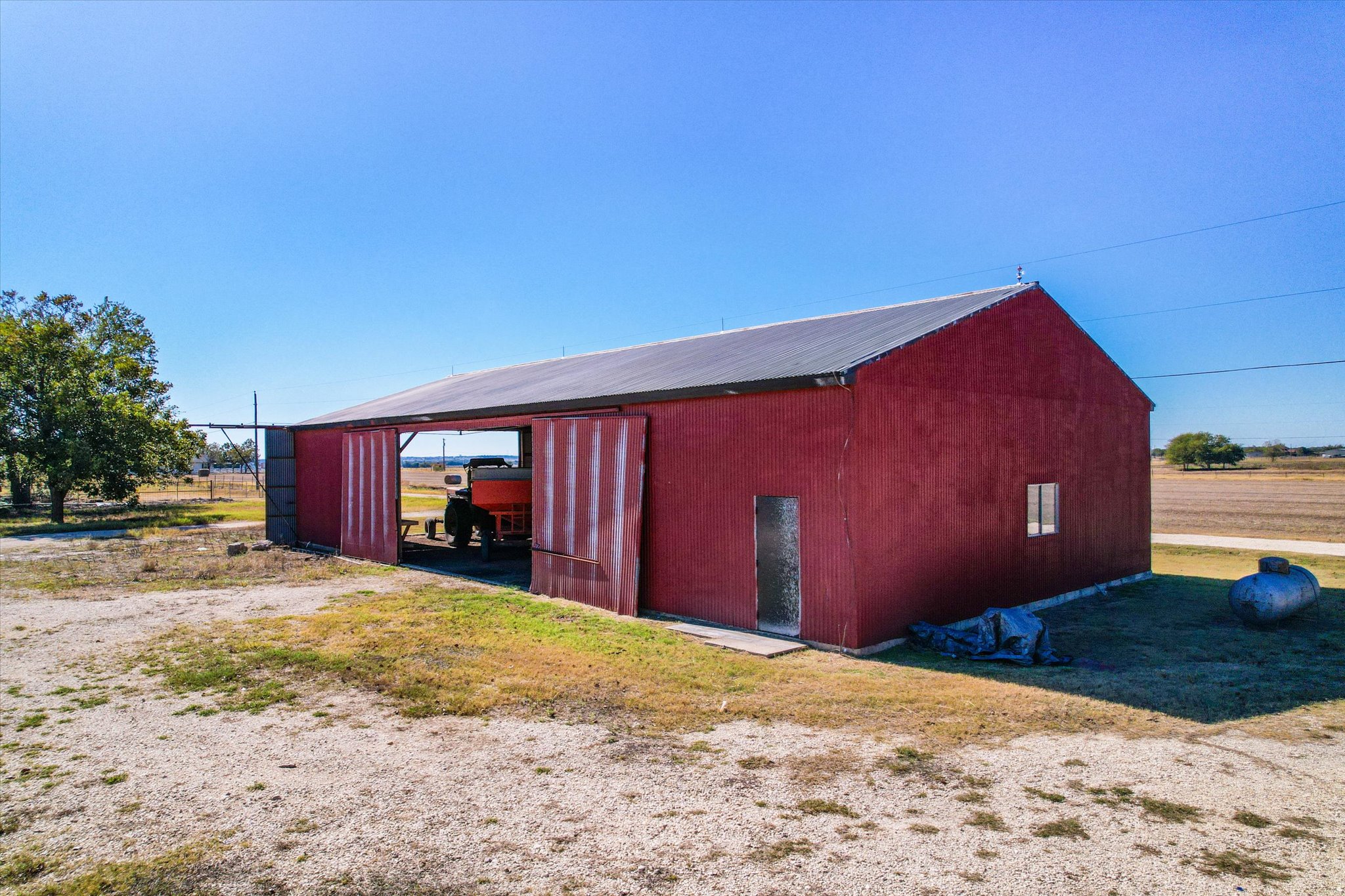main property photo 18