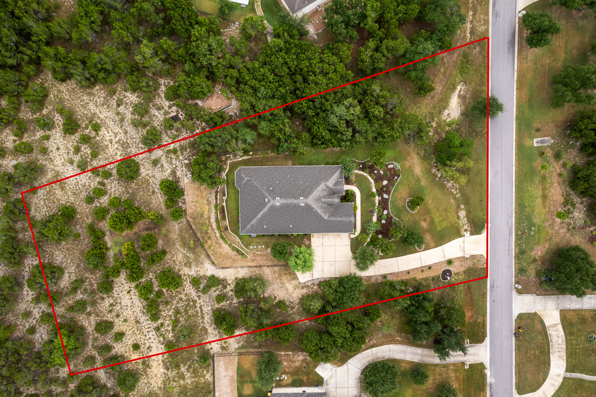 main property photo 32