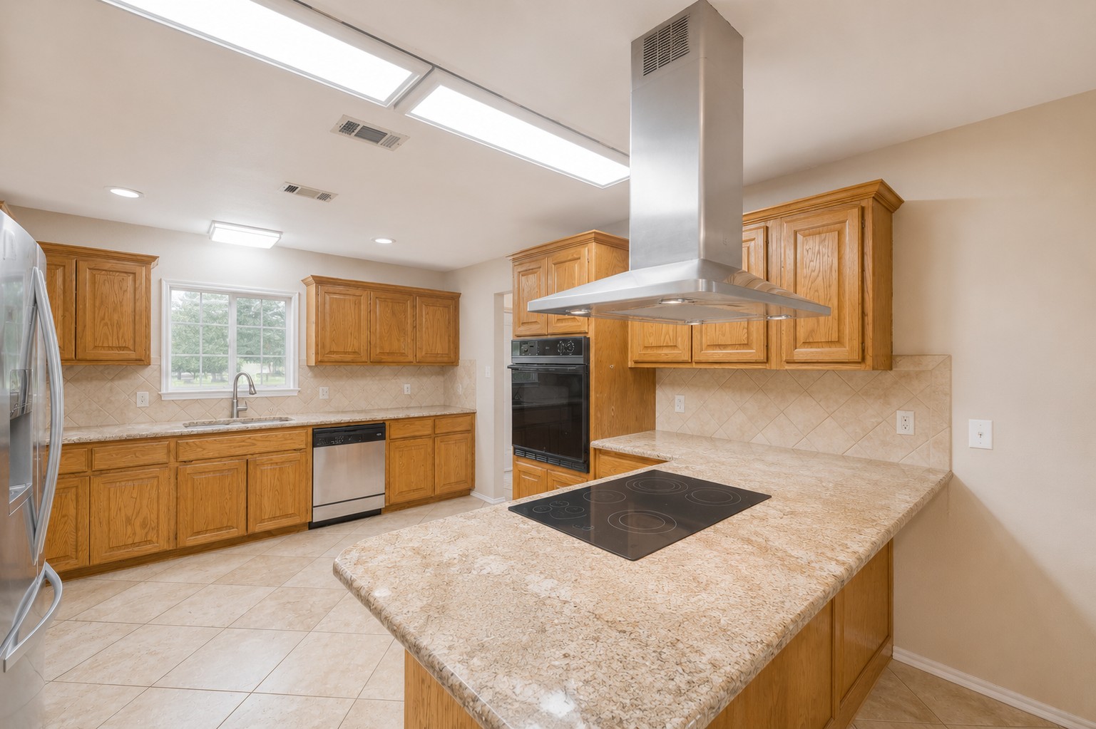 main property photo 11