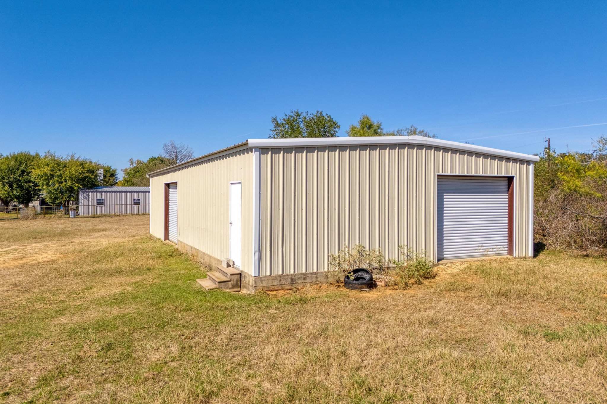 main property photo 23