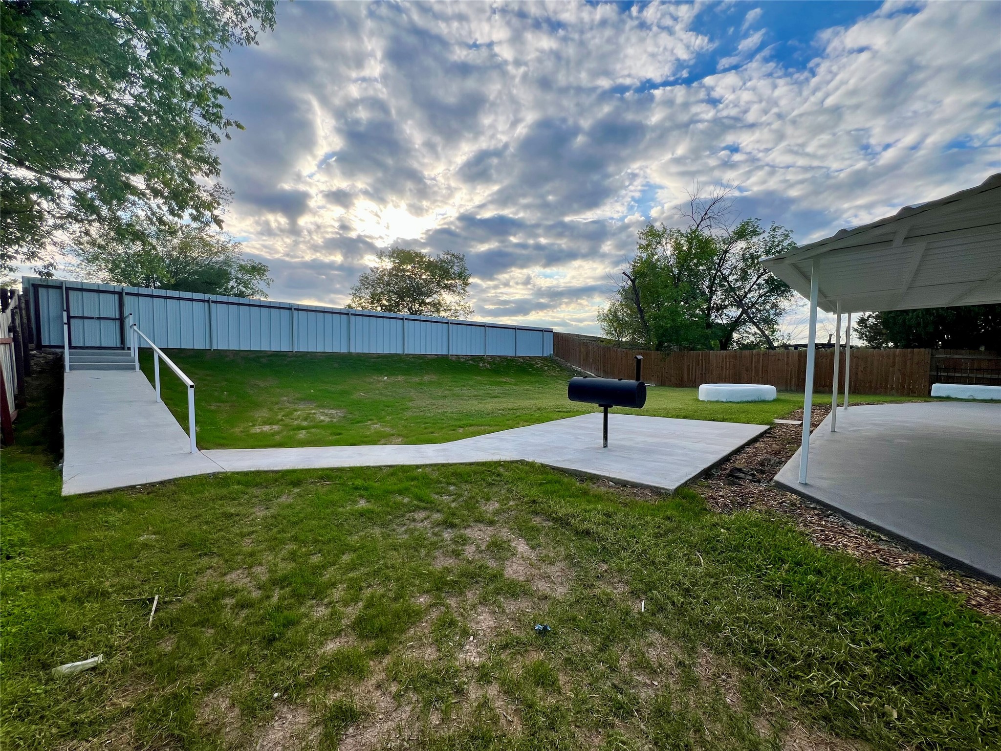 main property photo 5