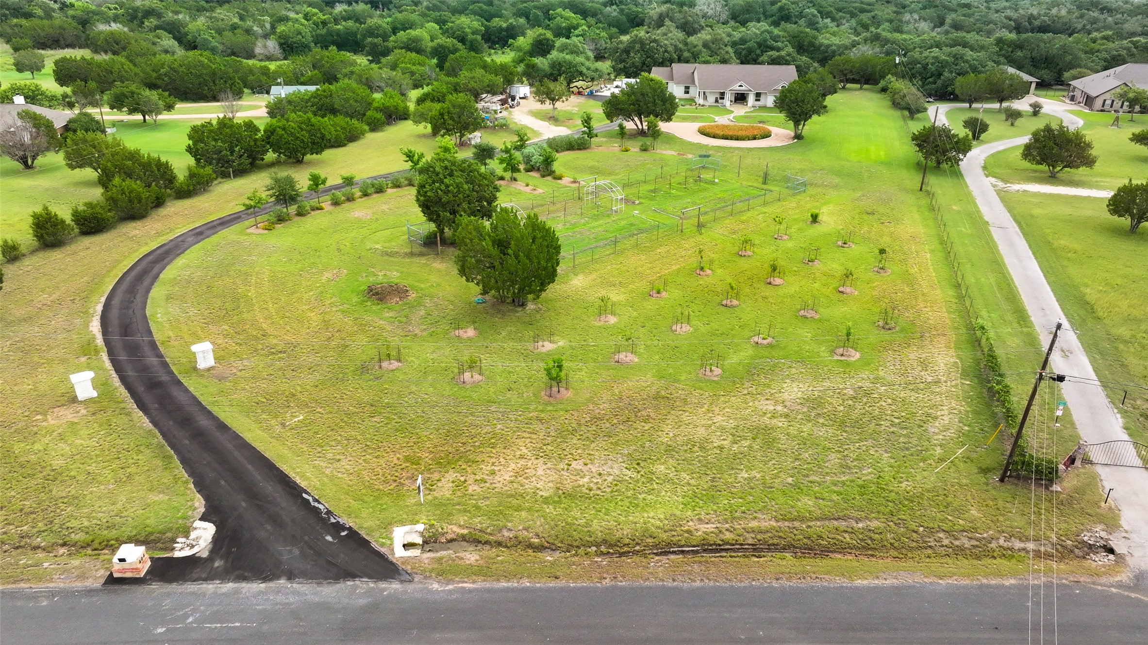 main property photo 33