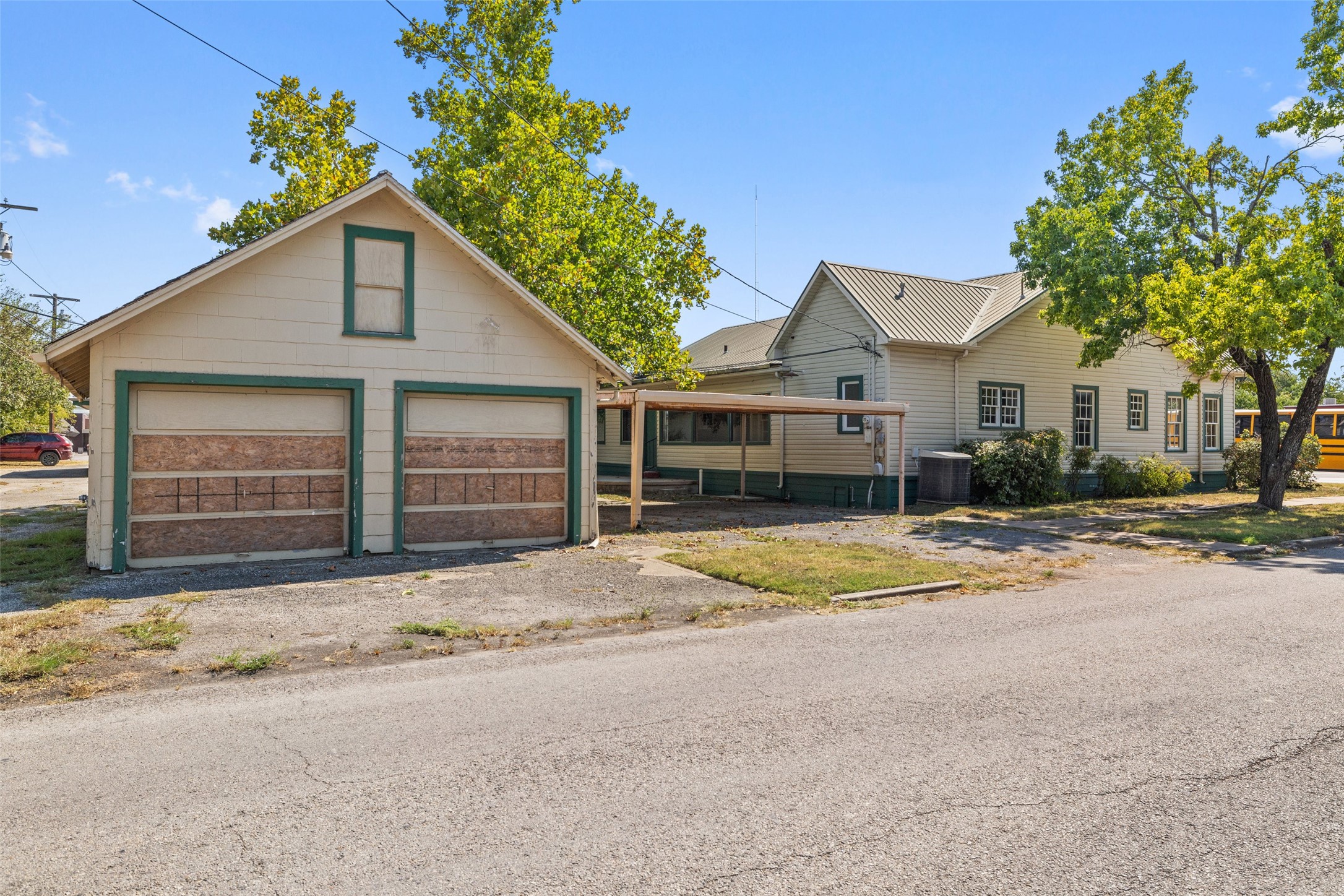 main property photo 39