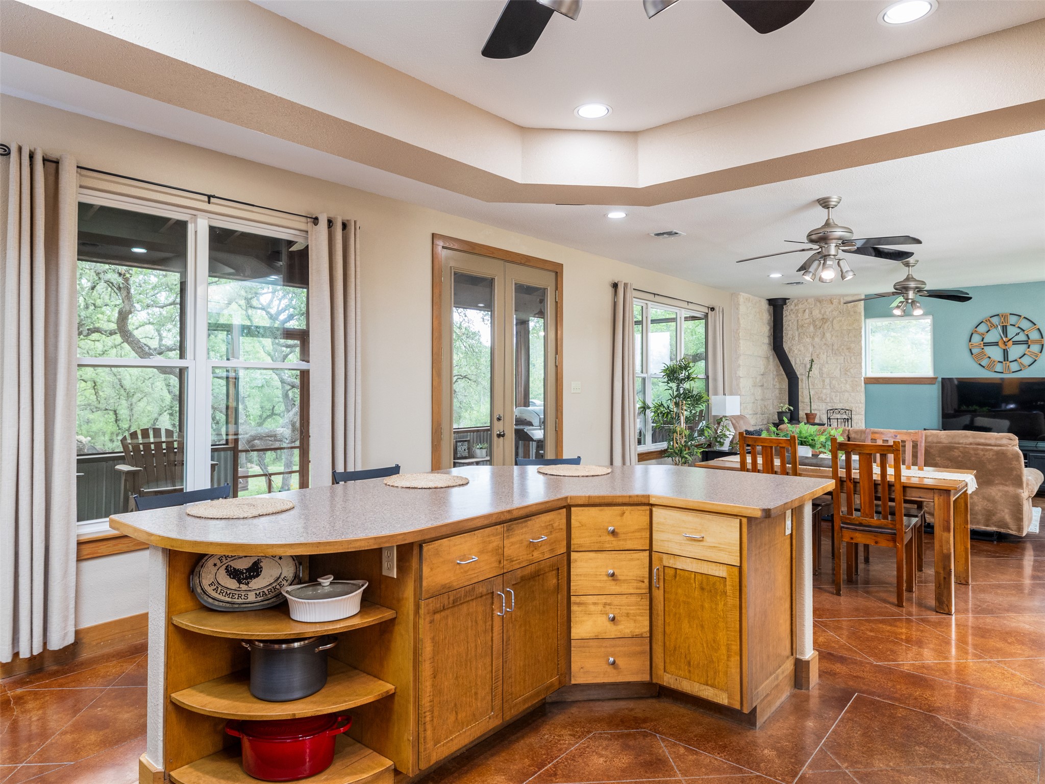main property photo 6