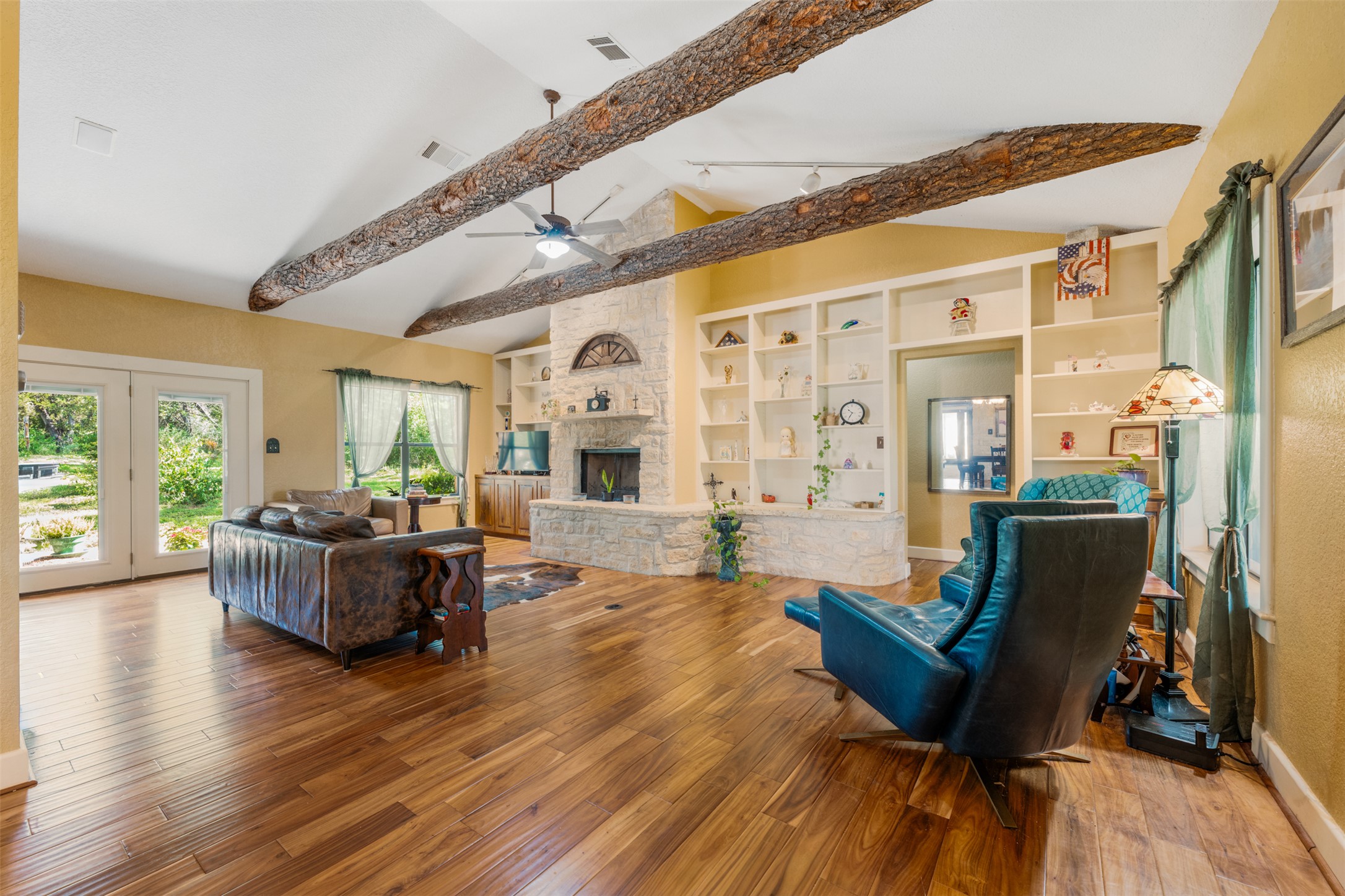 main property photo 4