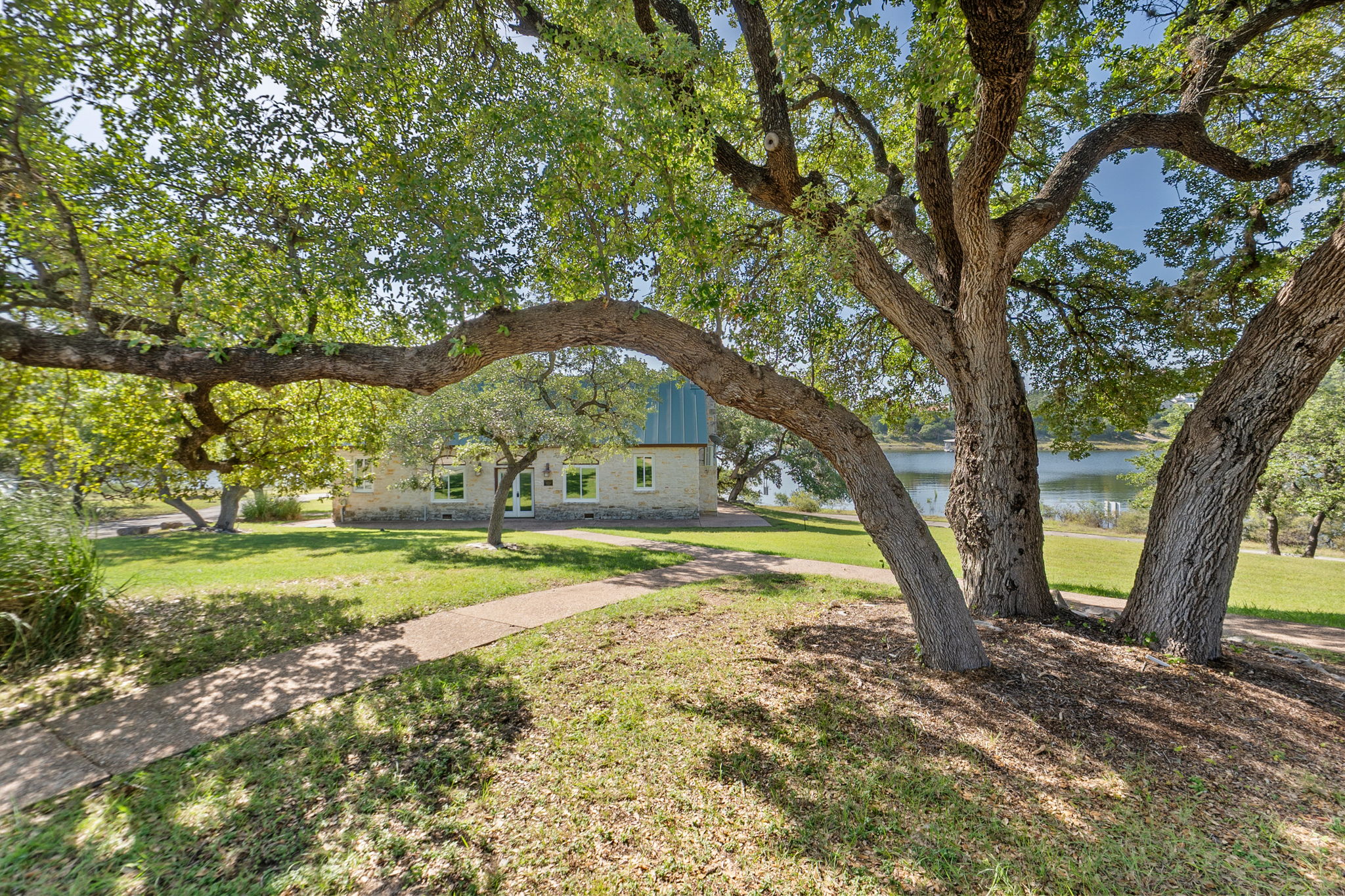 main property photo 39