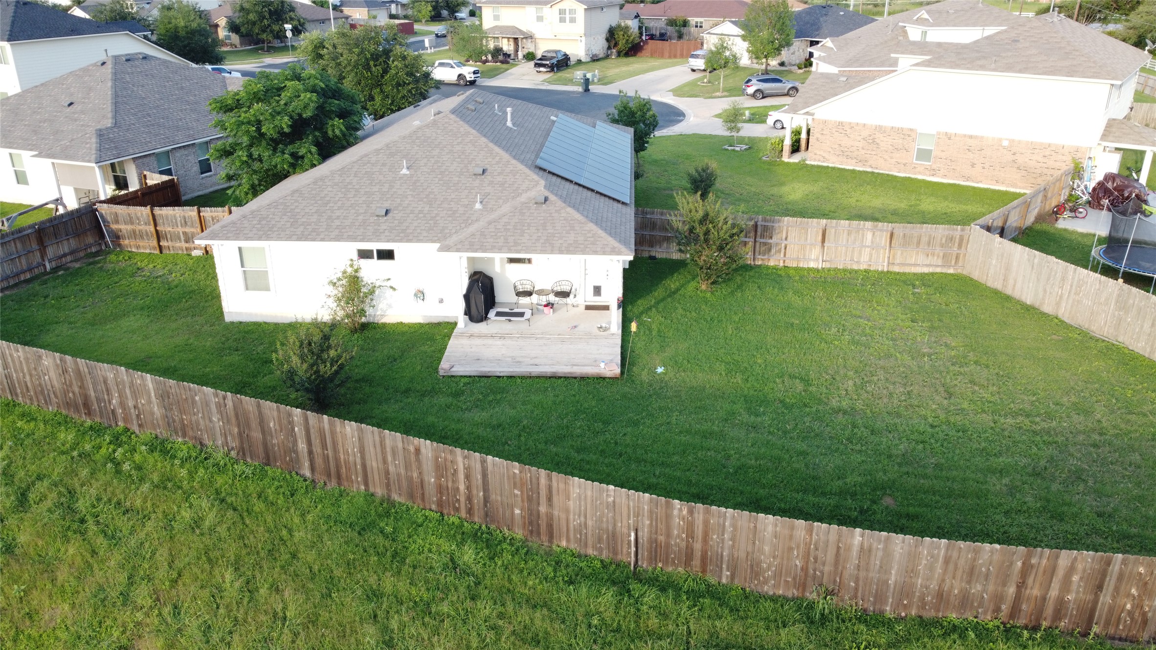 main property photo 28