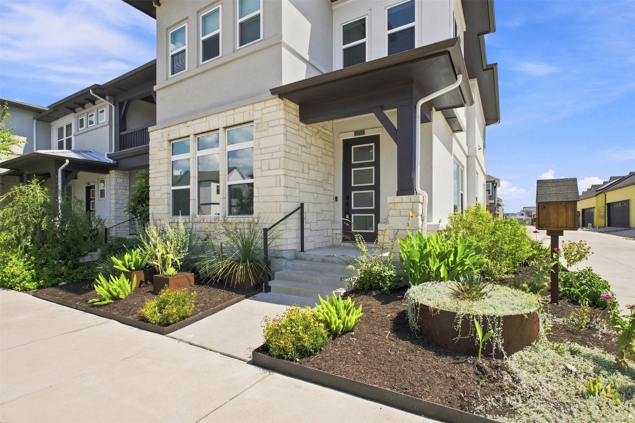 main property photo 27