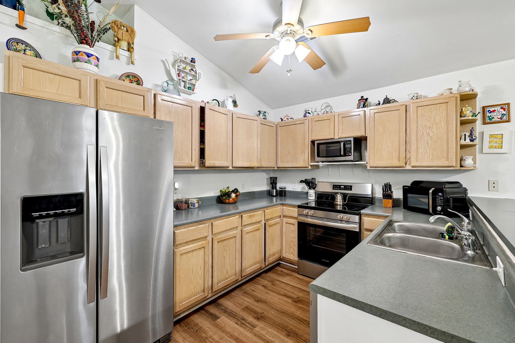 main property photo 9