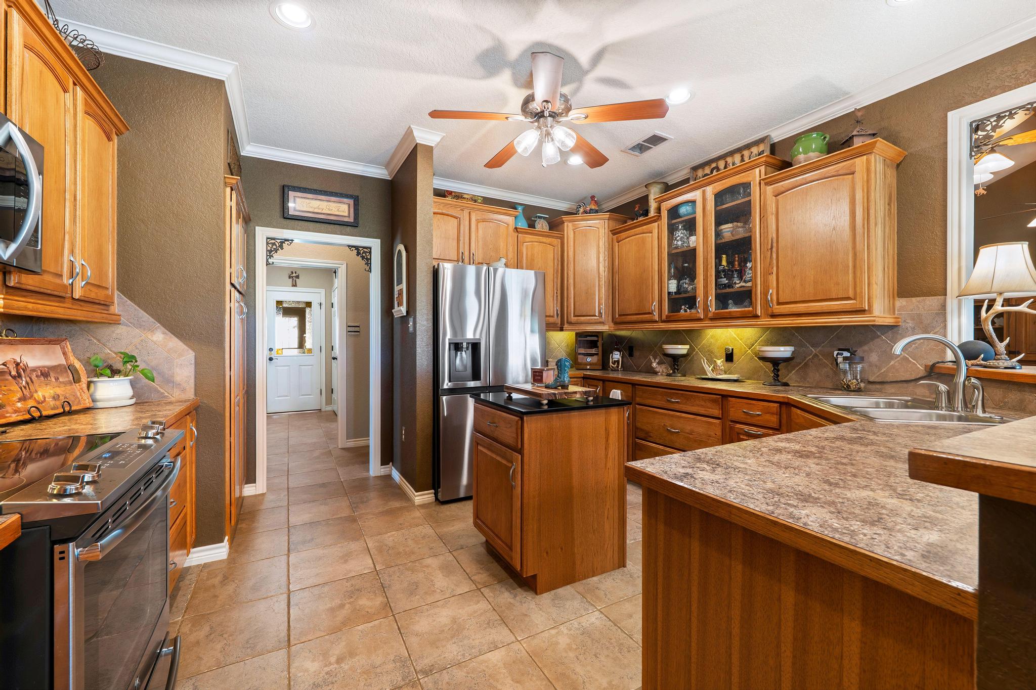 main property photo 12