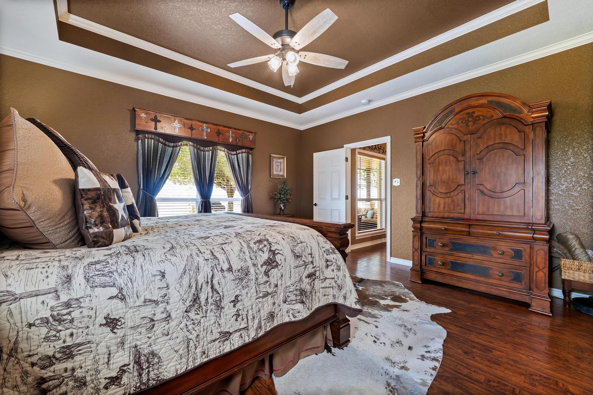 main property photo 17