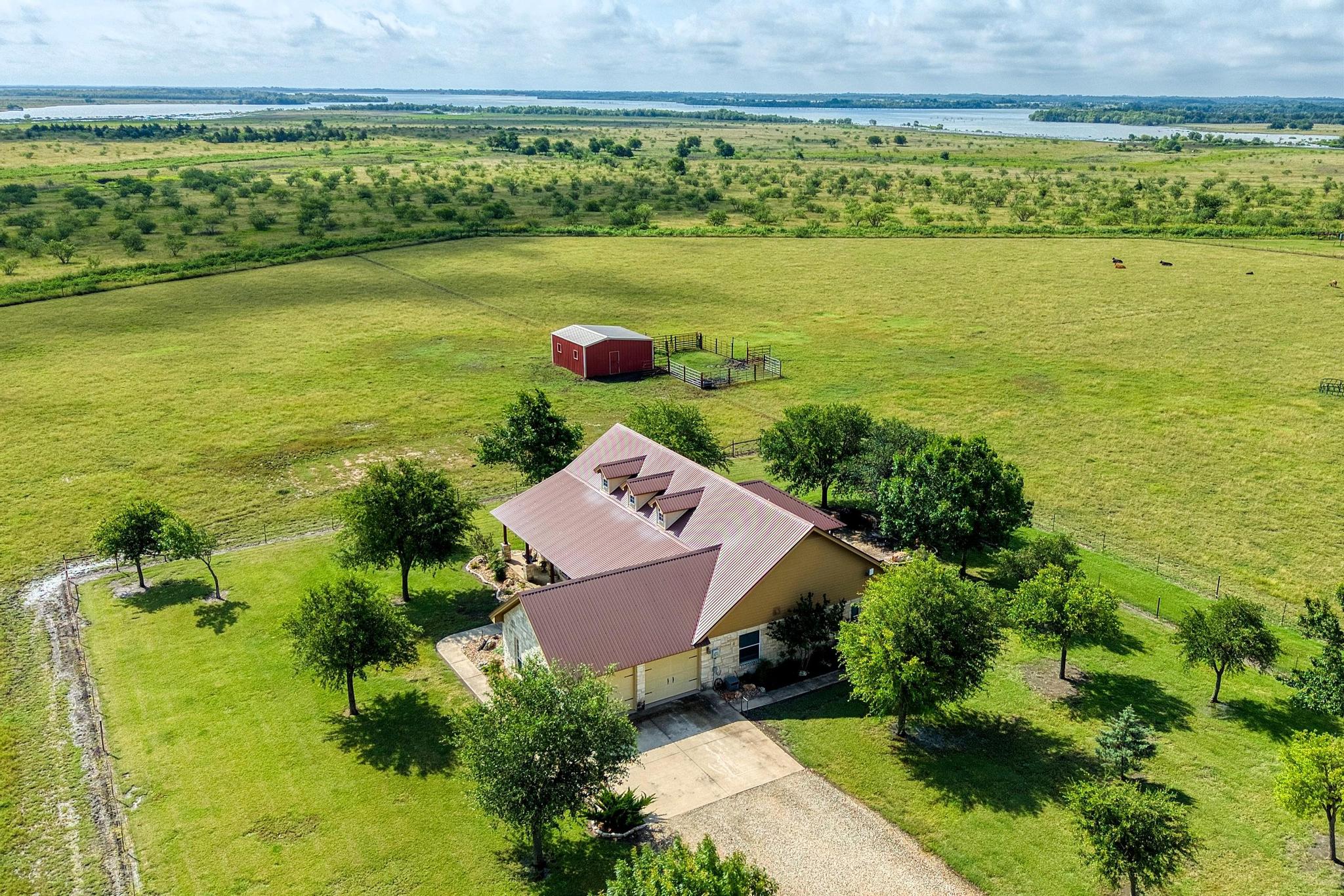 main property photo 37