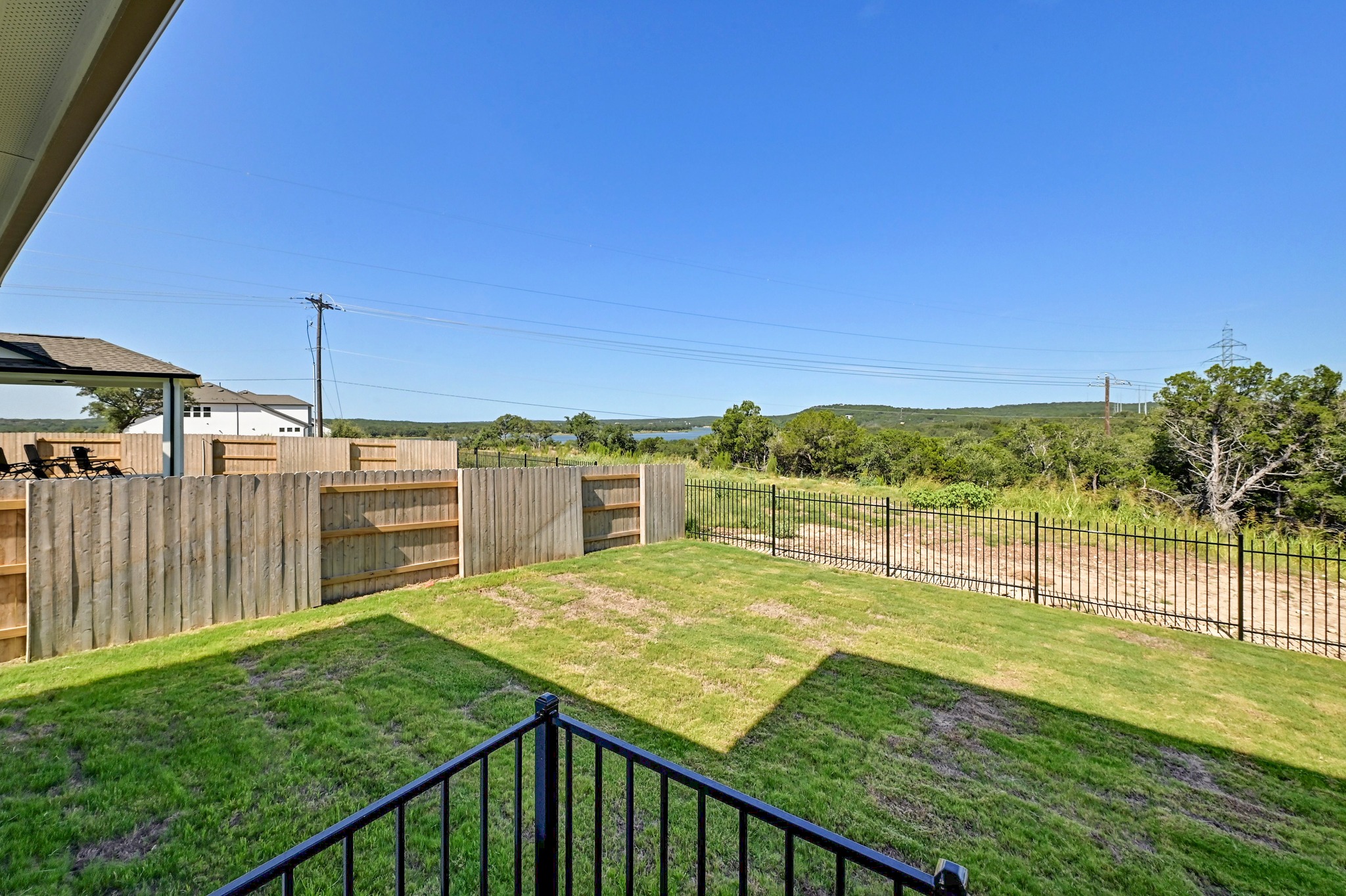 main property photo 34