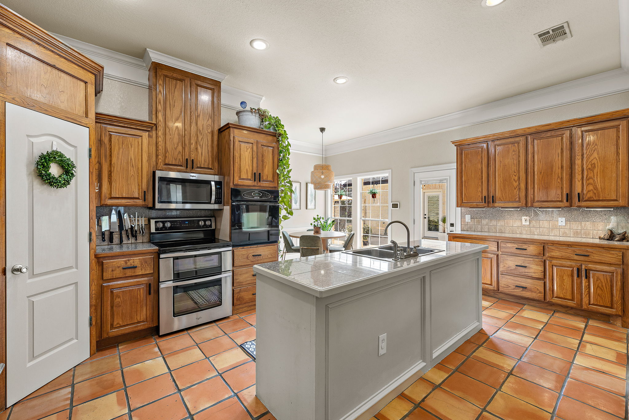 main property photo 17