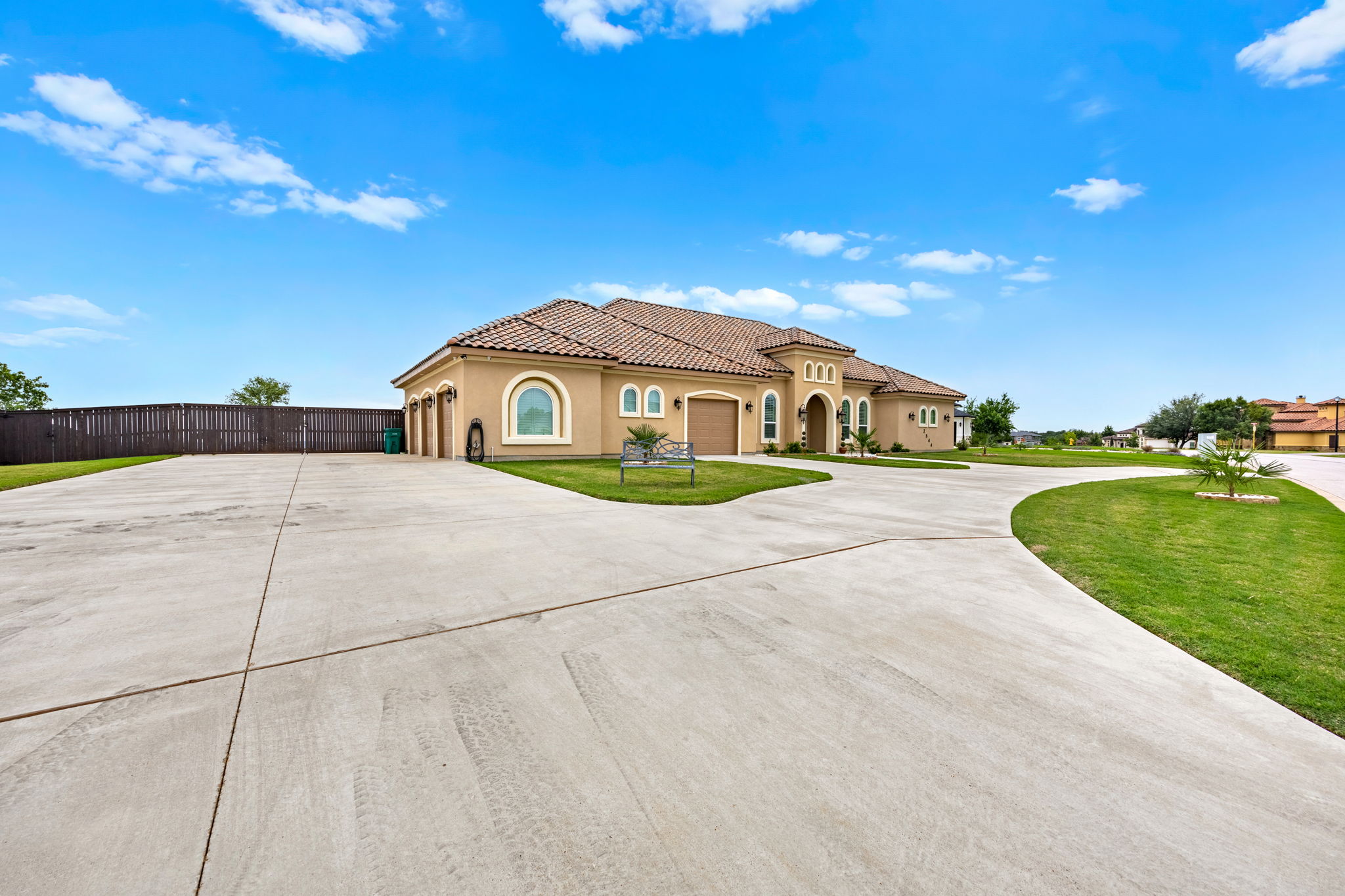 main property photo 2