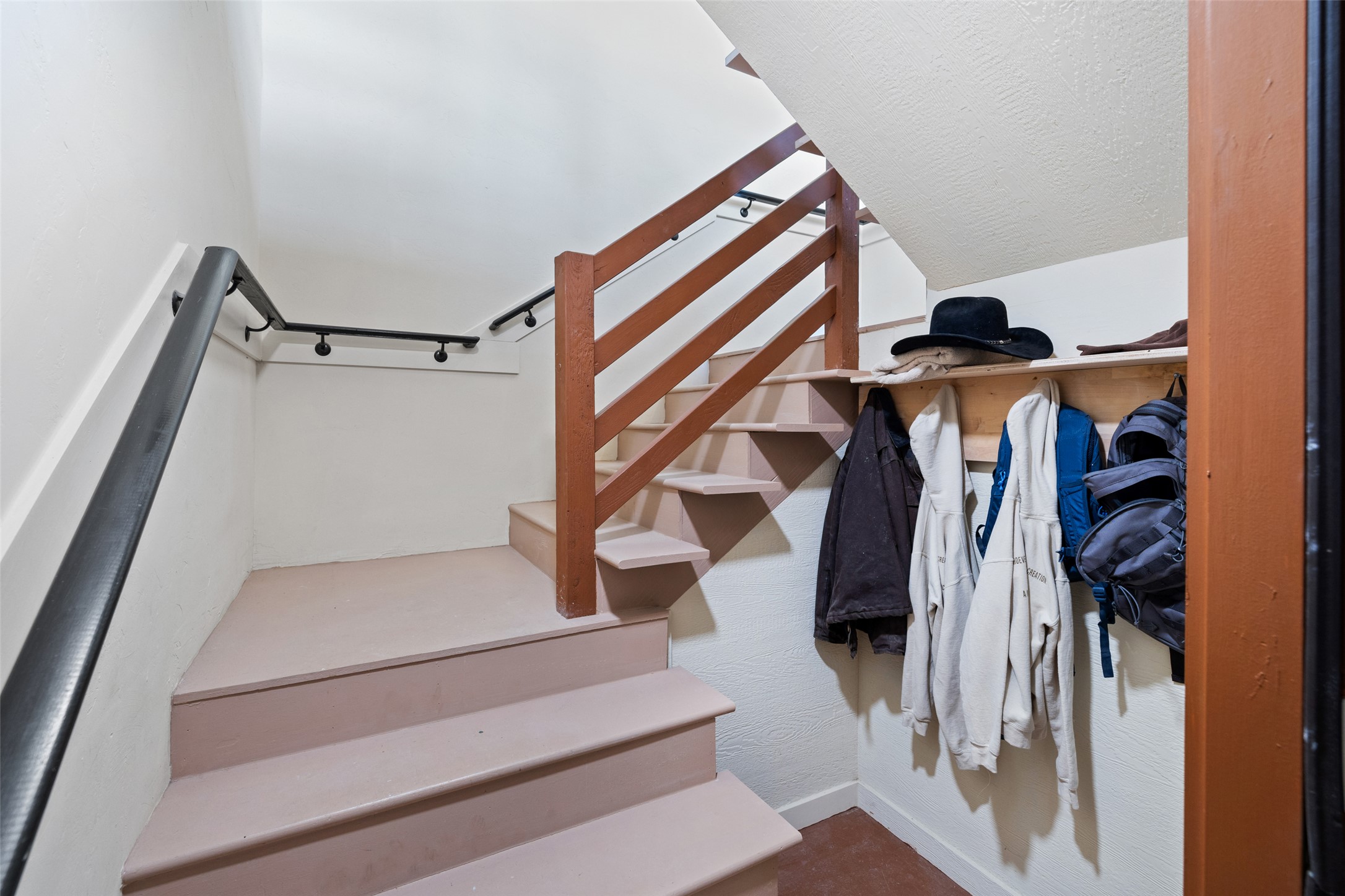 main property photo 17