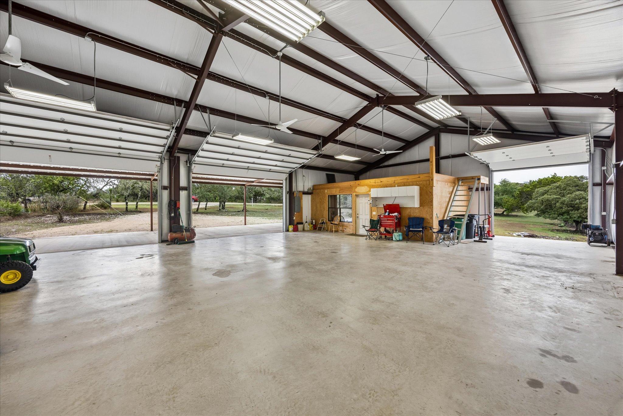 main property photo 8