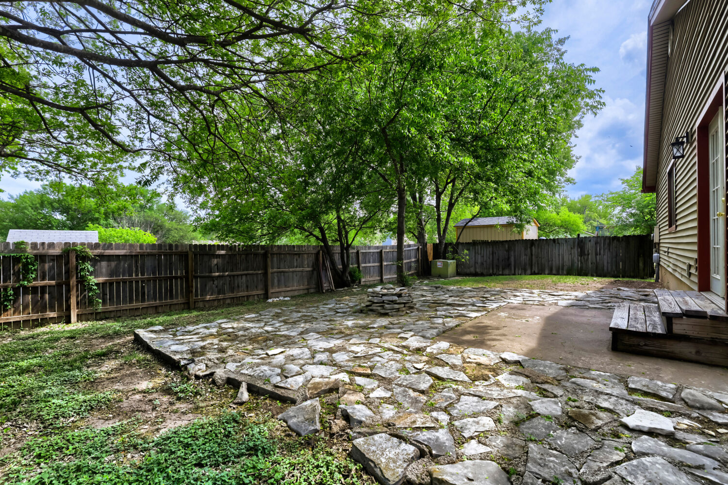 main property photo 25