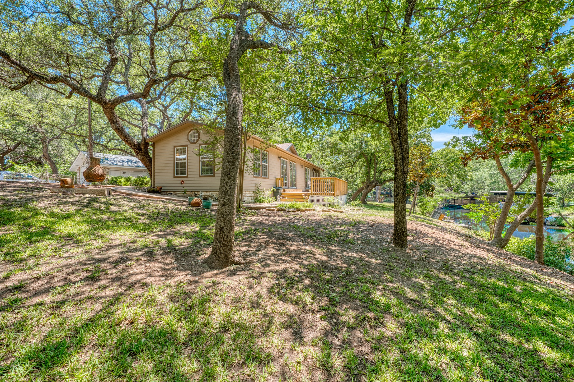 main property photo 36