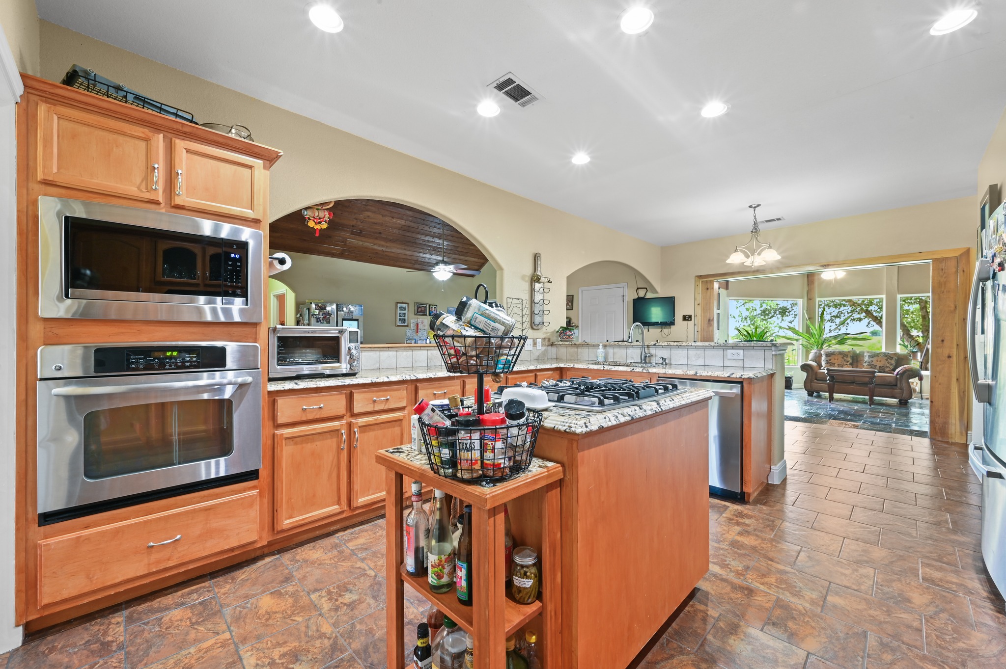 main property photo 11