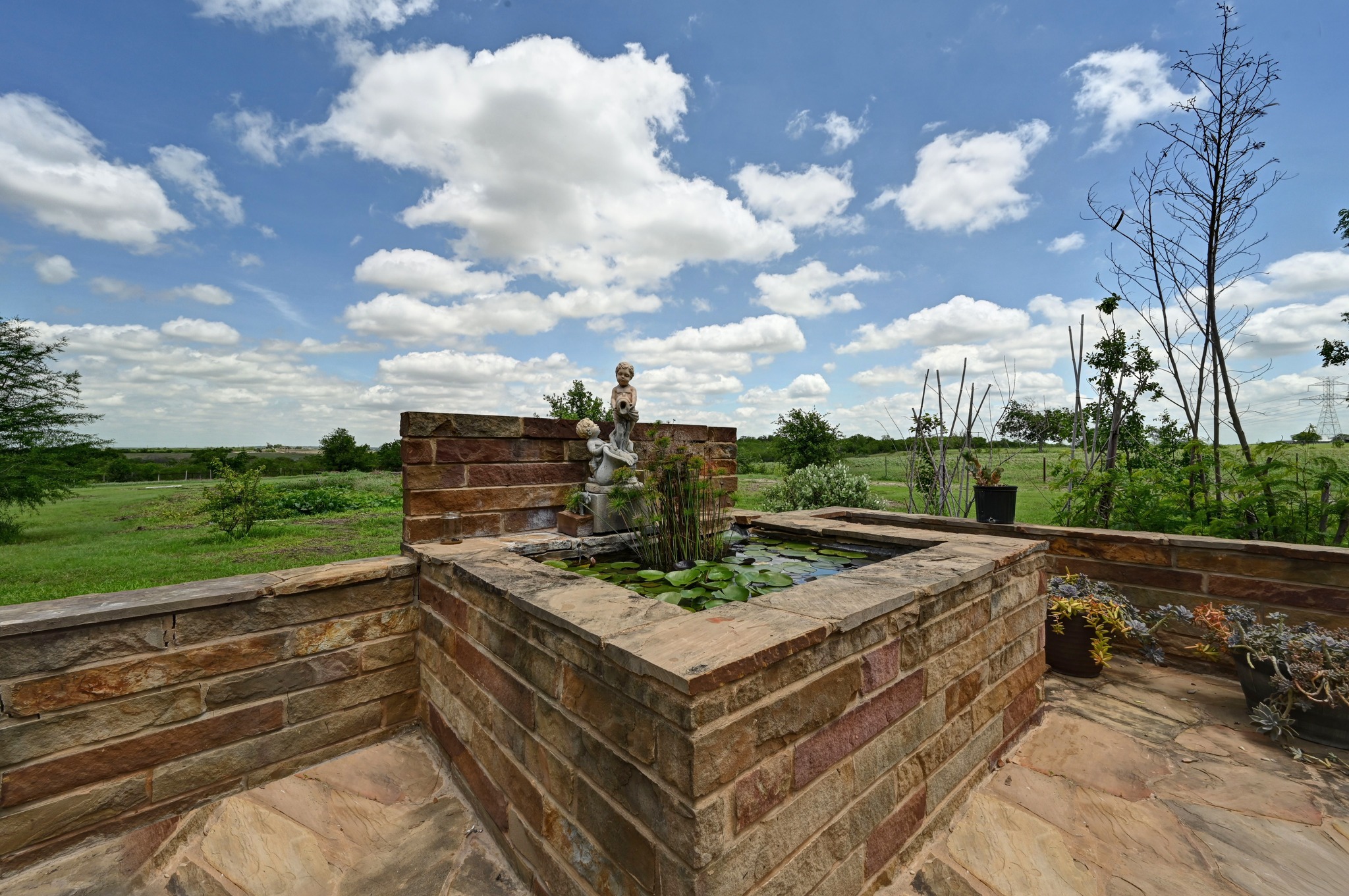 main property photo 25