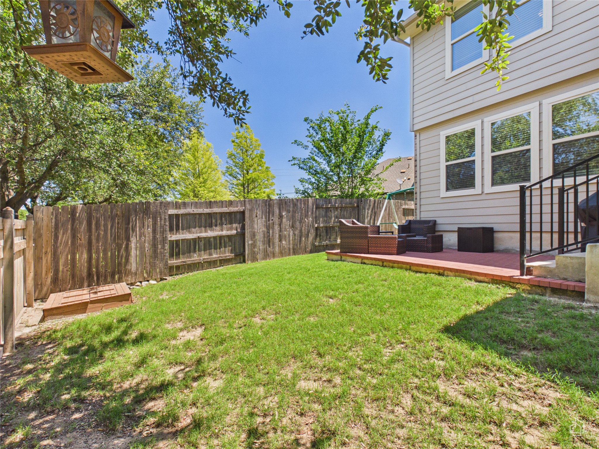 main property photo 31