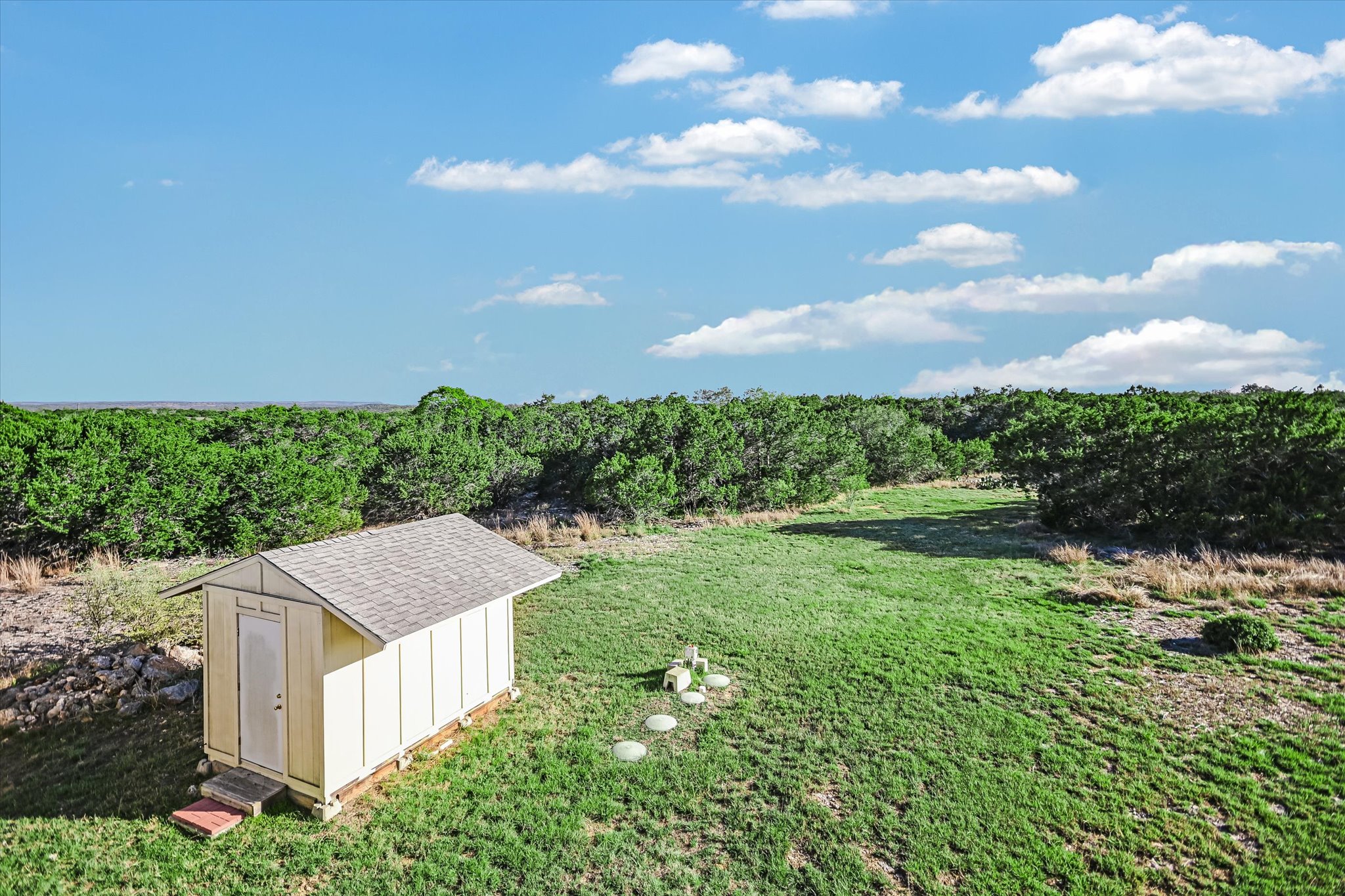main property photo 28