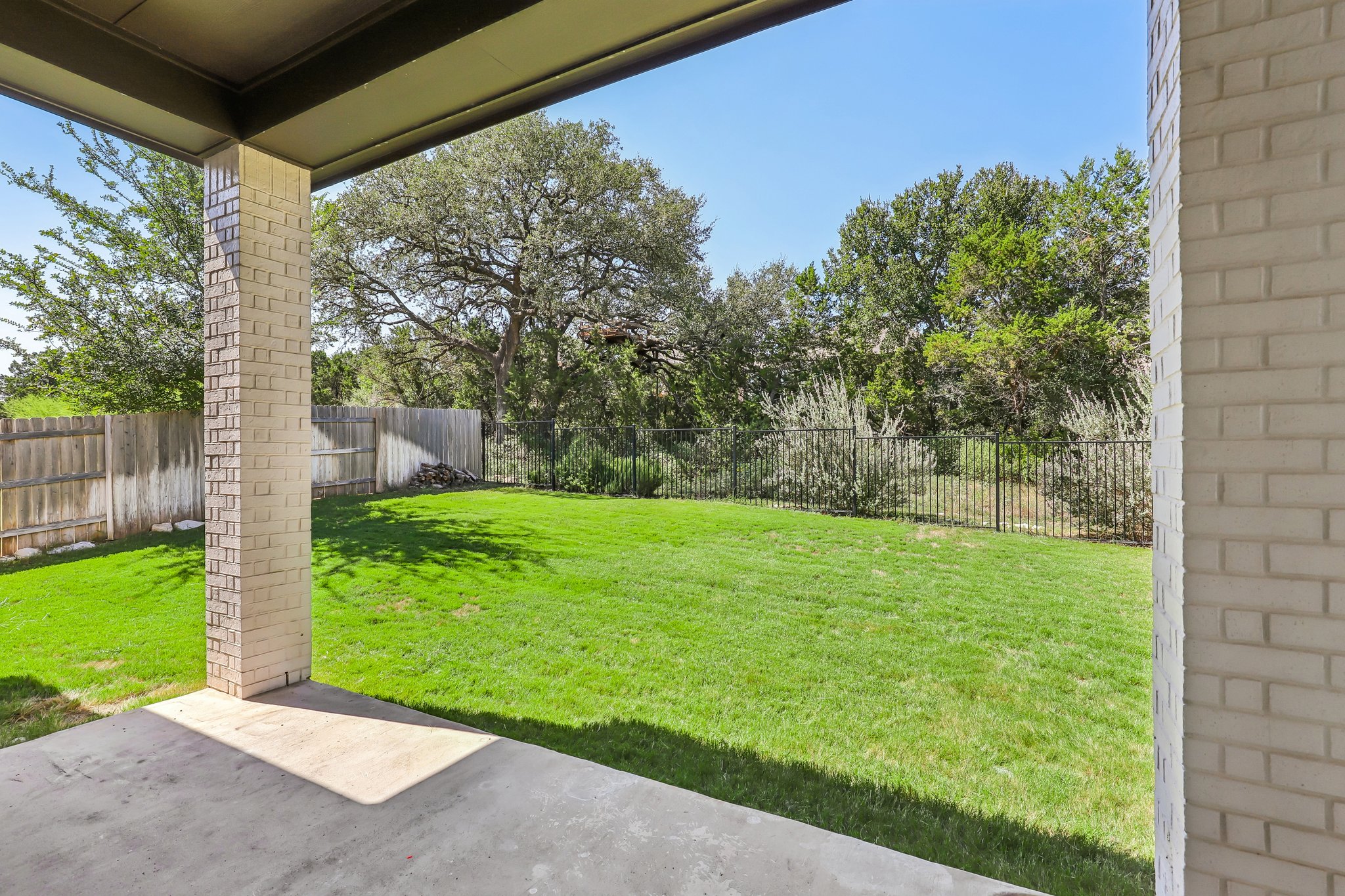 main property photo 37