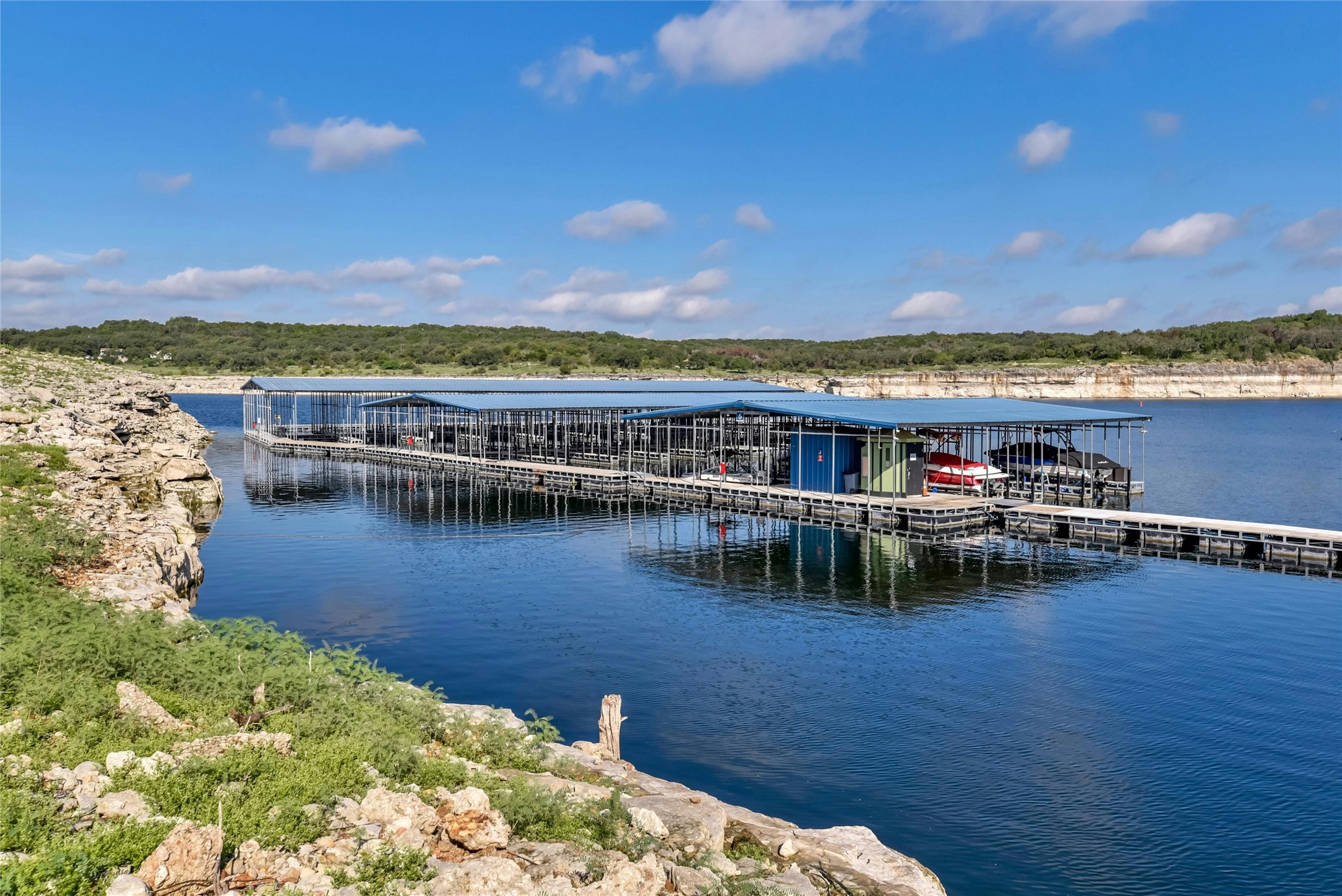 main property photo 34